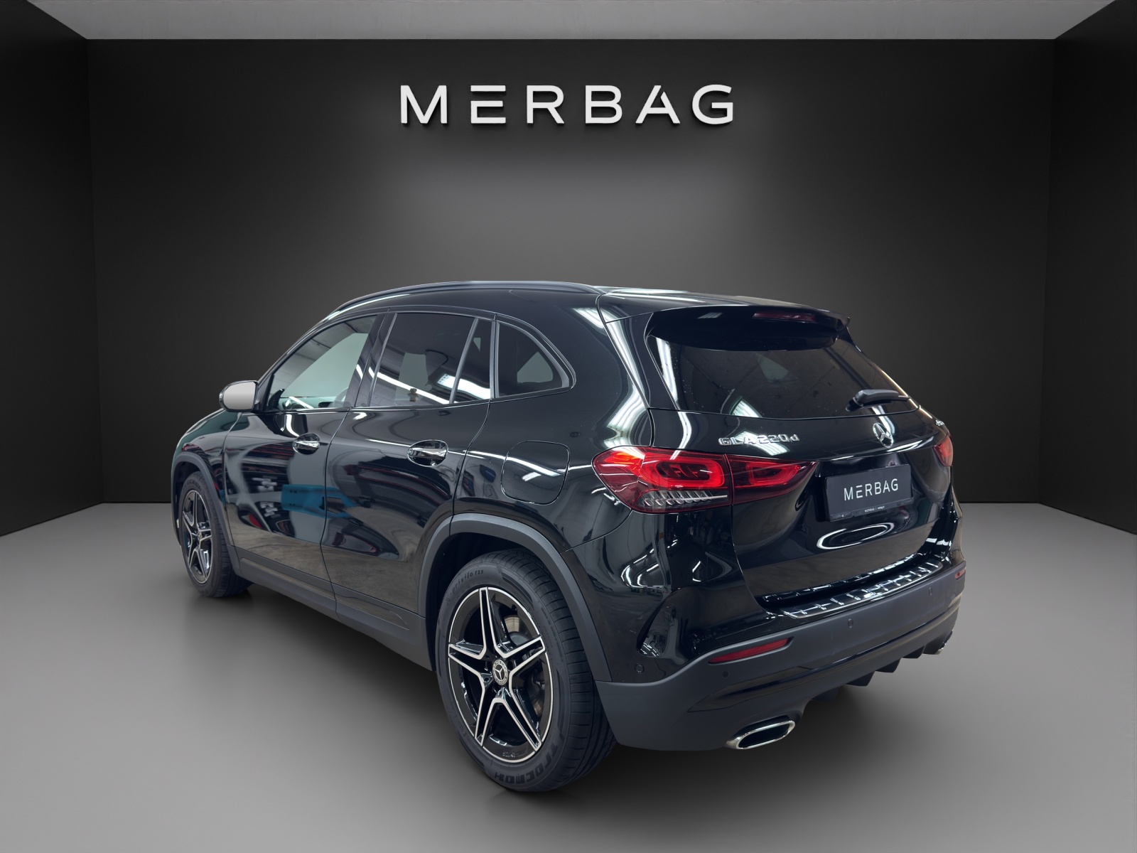 MERCEDES-BENZ GLA 220d AMG Line 4Matic-image-2