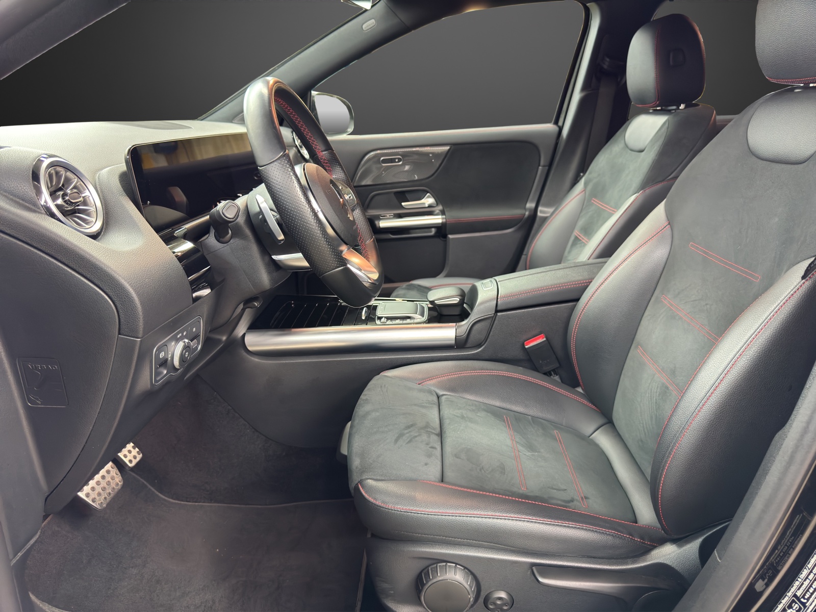 MERCEDES-BENZ GLA 220d AMG Line 4Matic-image-9