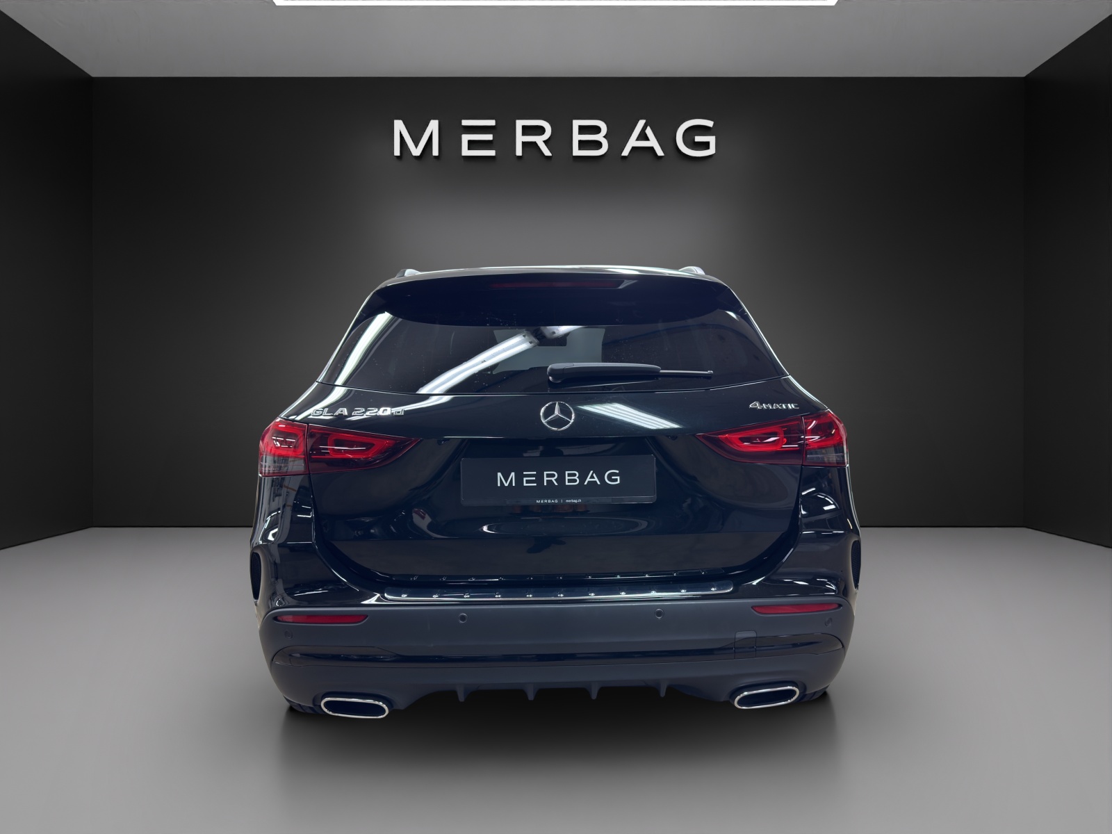MERCEDES-BENZ GLA 220d AMG Line 4Matic-image-3