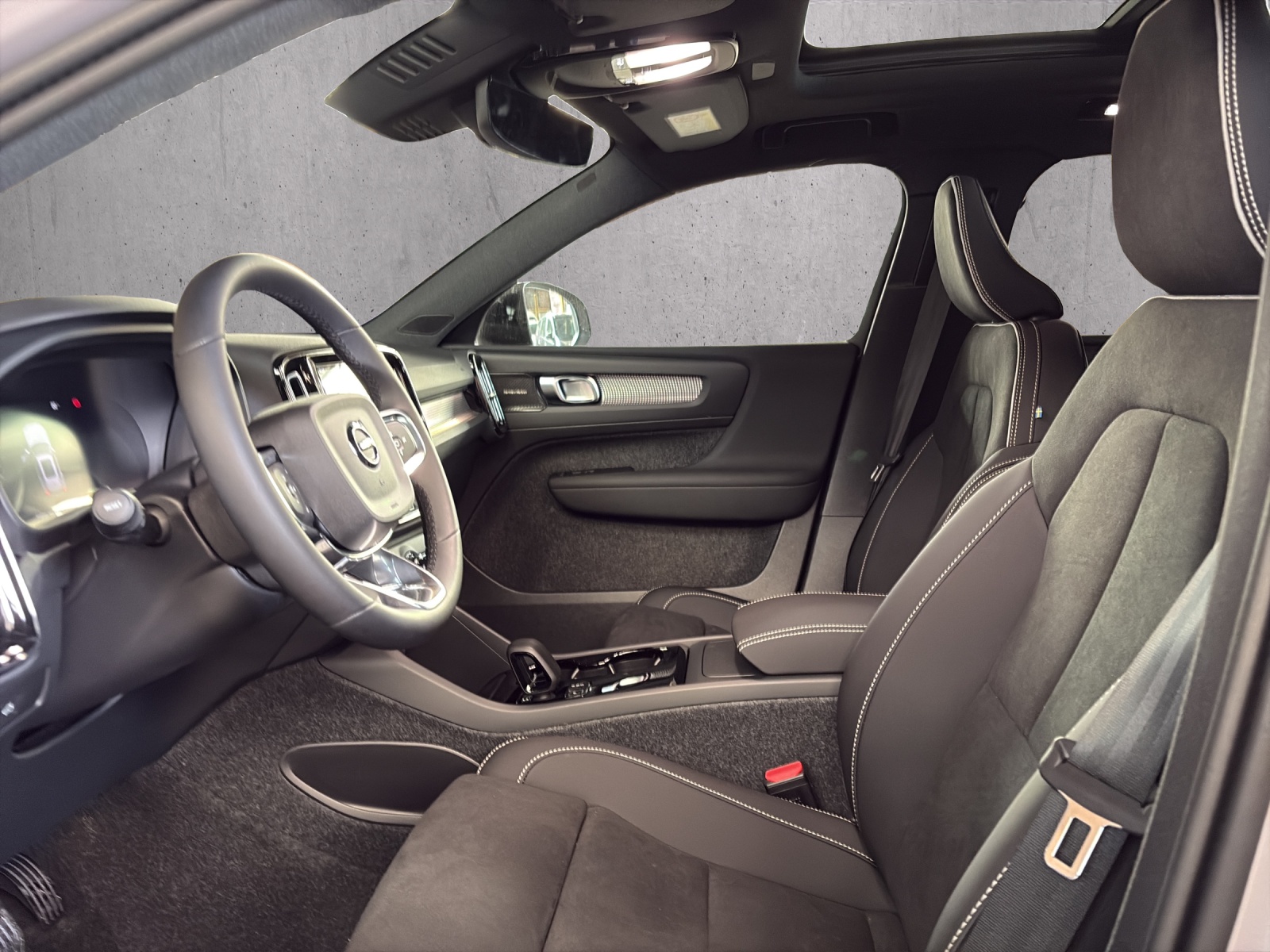 VOLVO EX40 82kWh Twin Motor Performance AWD Ultra-image-7