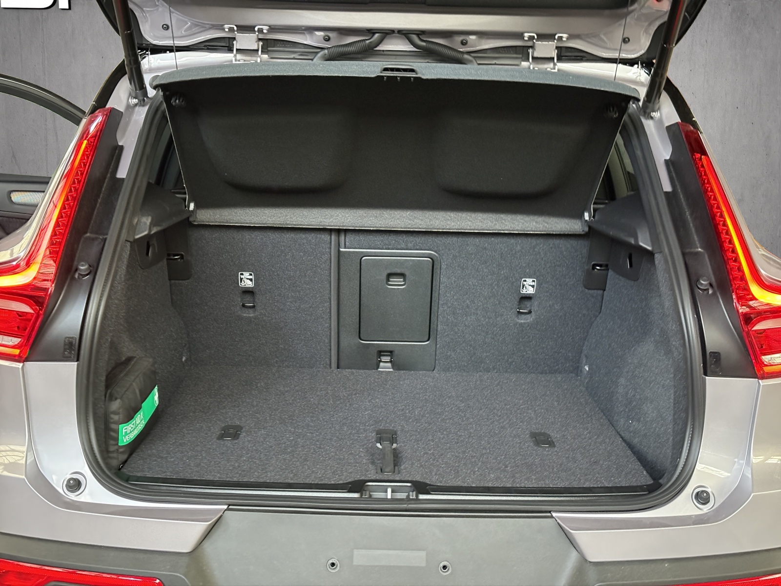 VOLVO EX40 82kWh Twin Motor Performance AWD Ultra-image-13