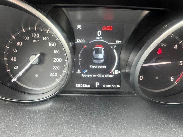LAND ROVER Discovery Sport 2.0 TD4 Advantage AT9-image-12