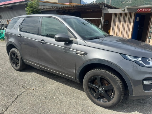 LAND ROVER Discovery Sport 2.0 TD4 Advantage AT9-image-9