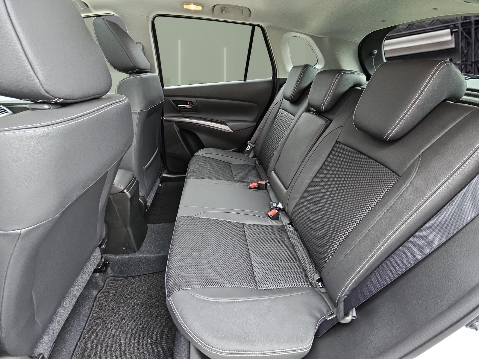 SUZUKI S-Cross 1.4 T Compact Top Hybrid 4x4-image-10
