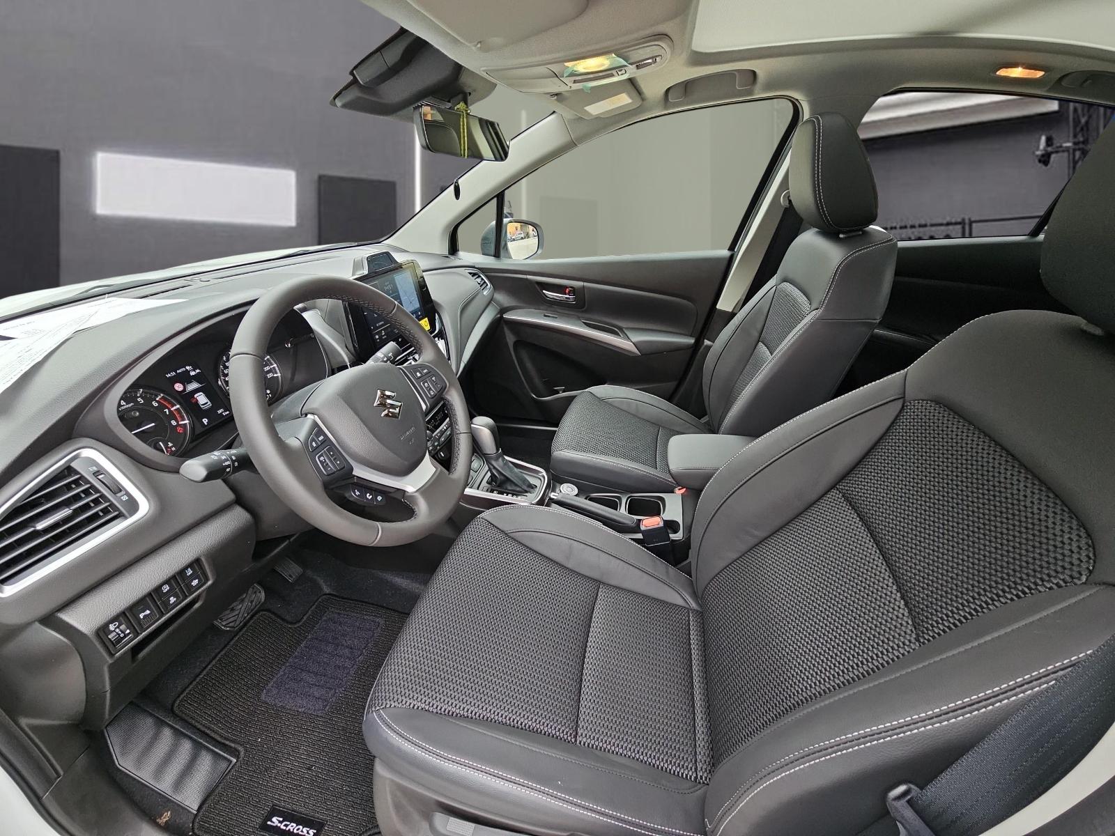 SUZUKI S-Cross 1.4 T Compact Top Hybrid 4x4-image-9