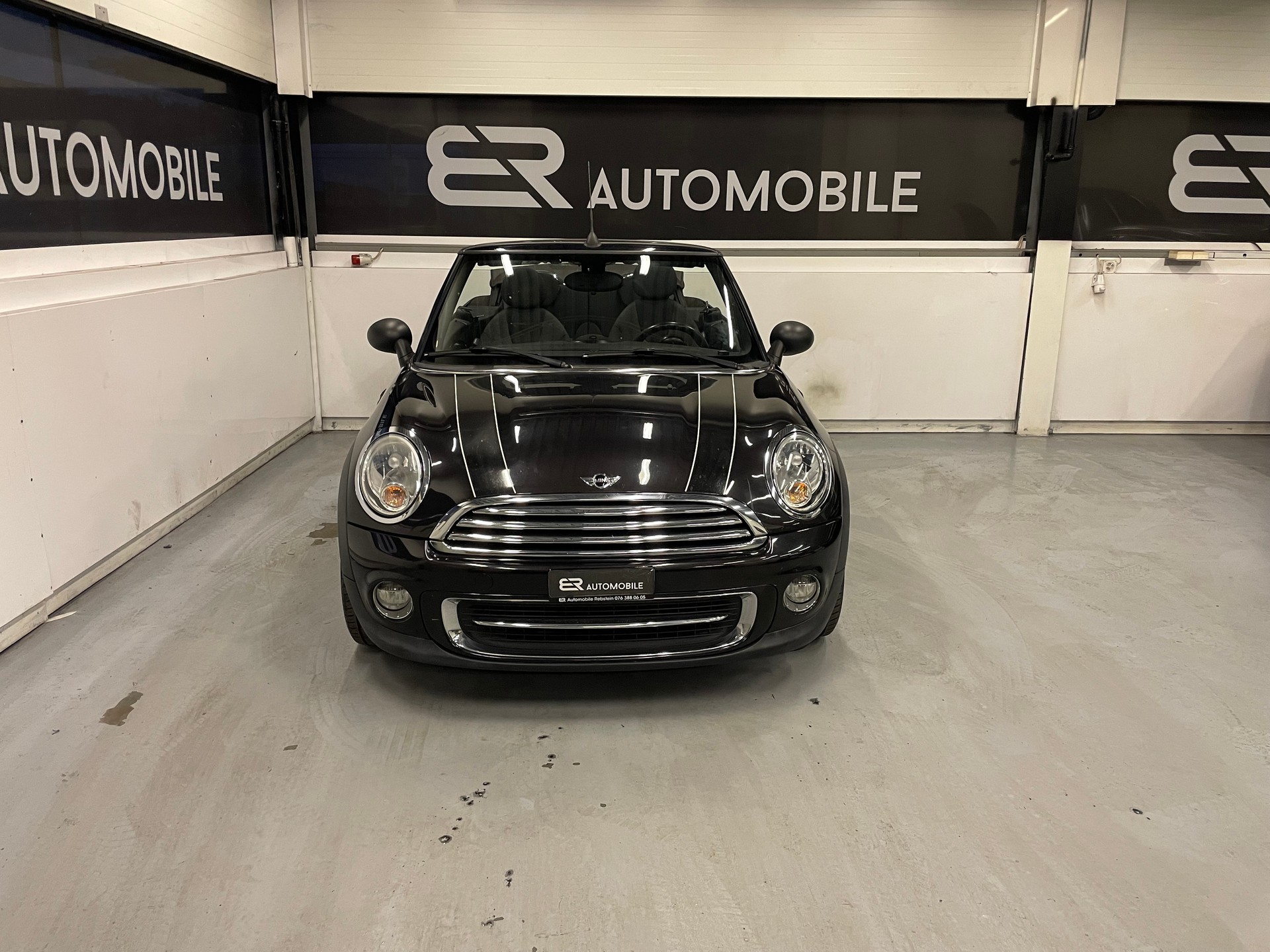 MINI One Cabriolet-image-2