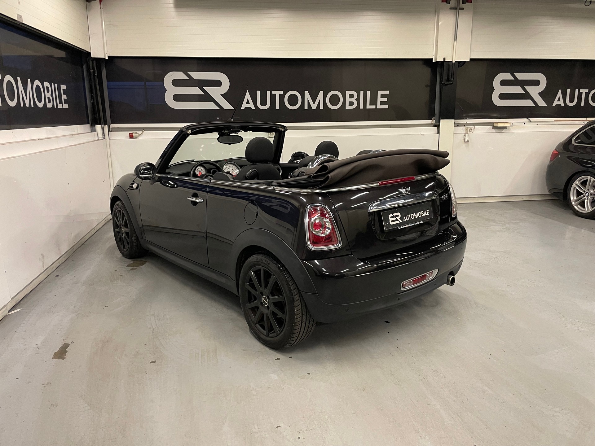 MINI One Cabriolet-image-5