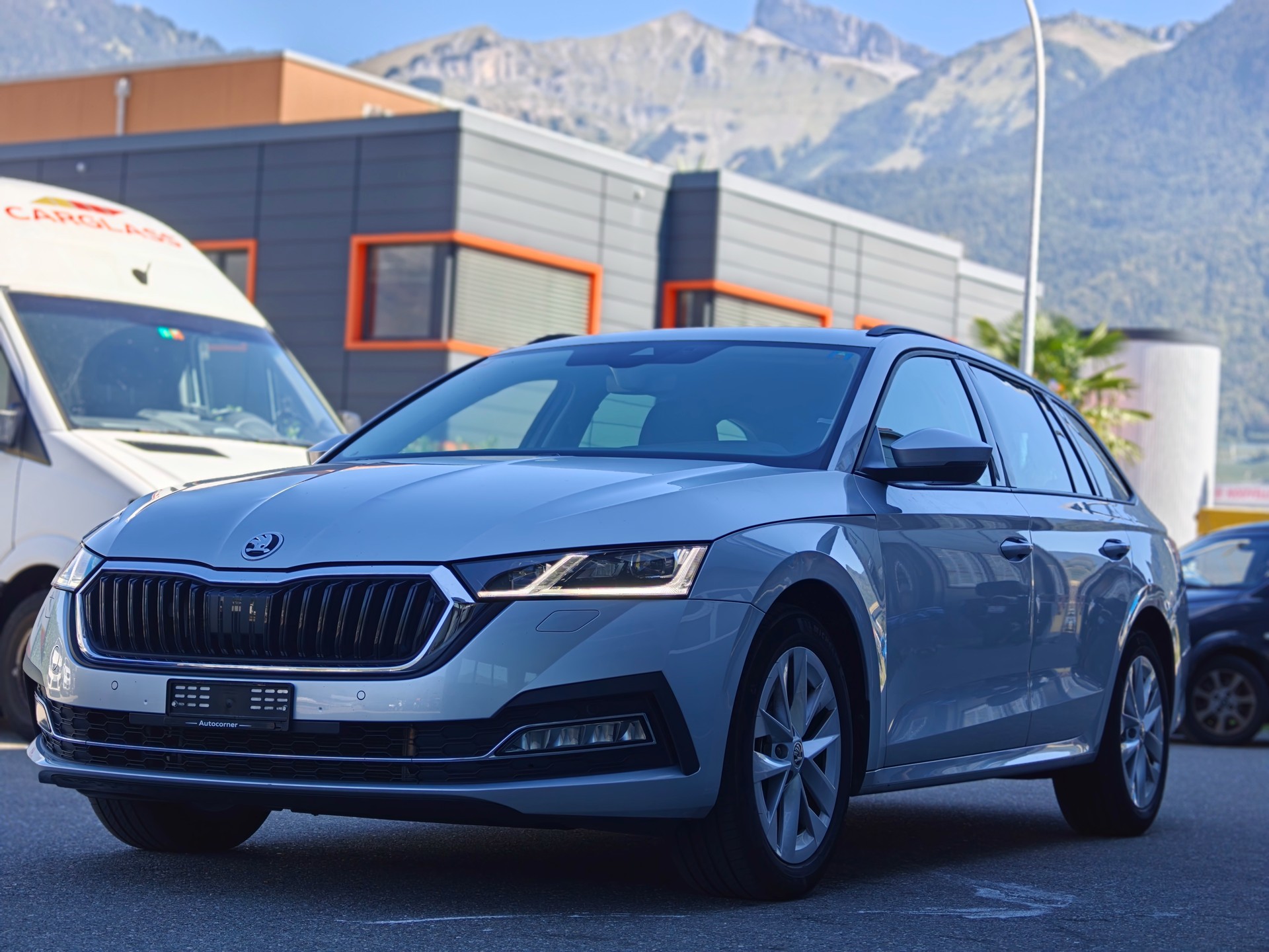 SKODA Octavia Combi 1.5 TSI mHEV DSG Ambition-image-1