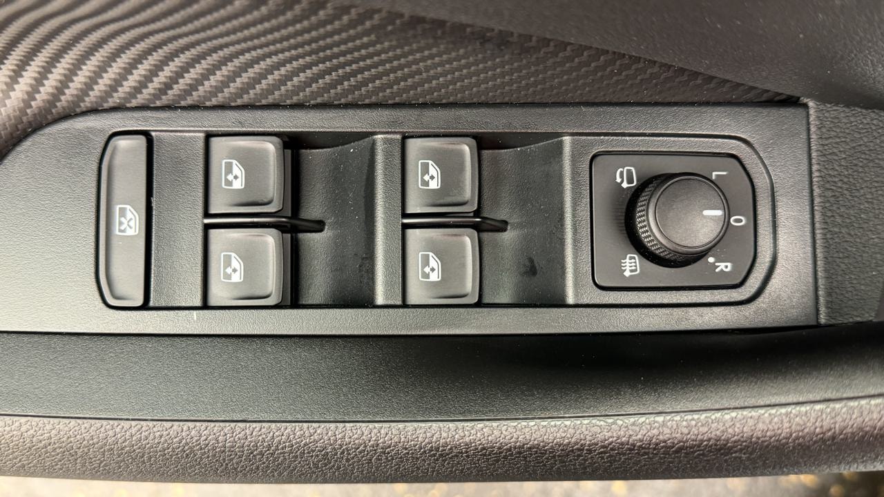 SKODA Kamiq 1.5 TSI Monte Carlo DSG-image-8