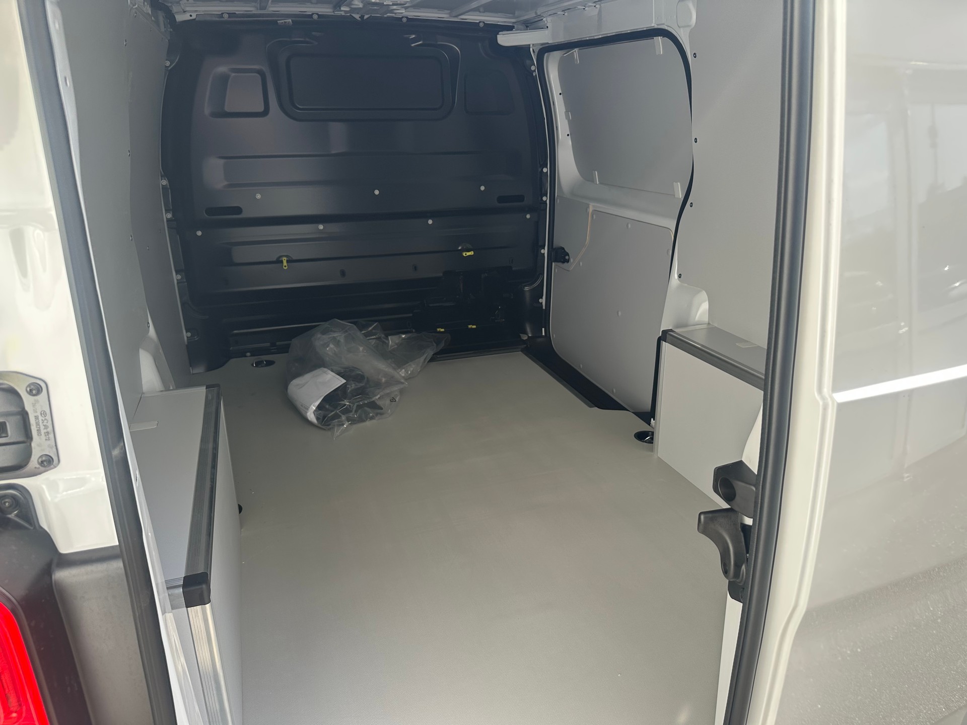 CITROEN Jumpy 1.5 BlueHDi 120 First M-image-4