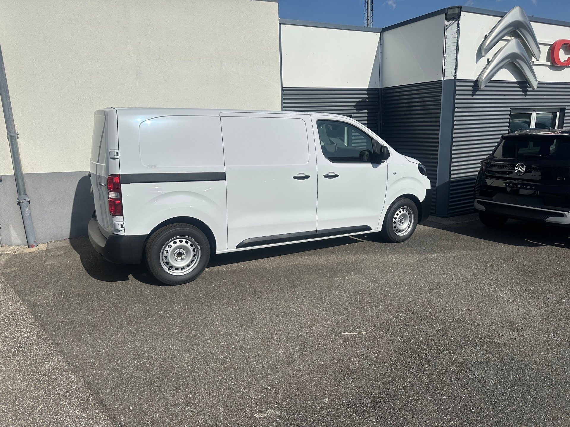 CITROEN Jumpy 1.5 BlueHDi 120 First M-image-2