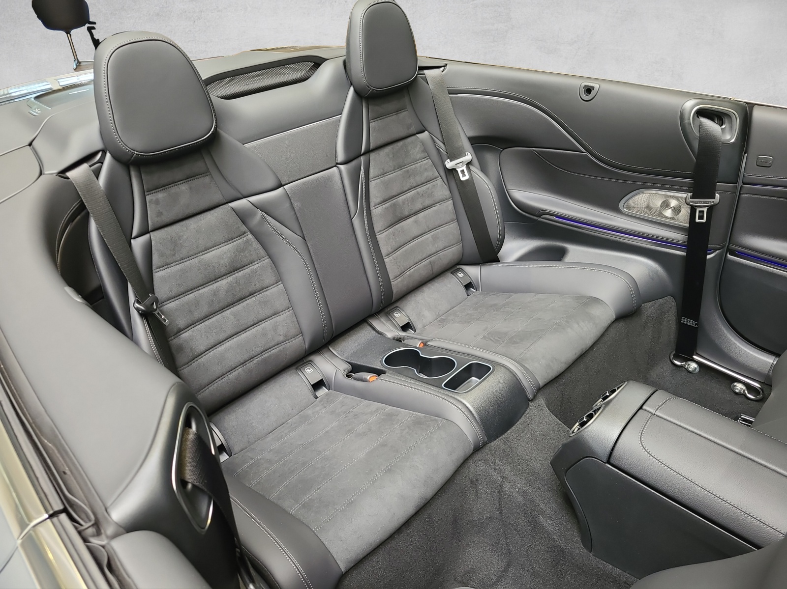 MERCEDES-BENZ CLE 200 AMG Line 4M Cabriolet Cabriolet-image-1