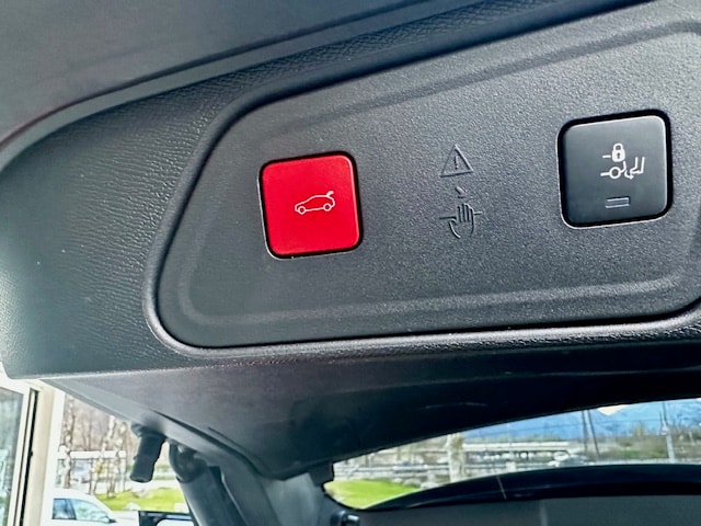 PEUGEOT 3008 300e Hybrid4 GT Pack EAT8-image-29