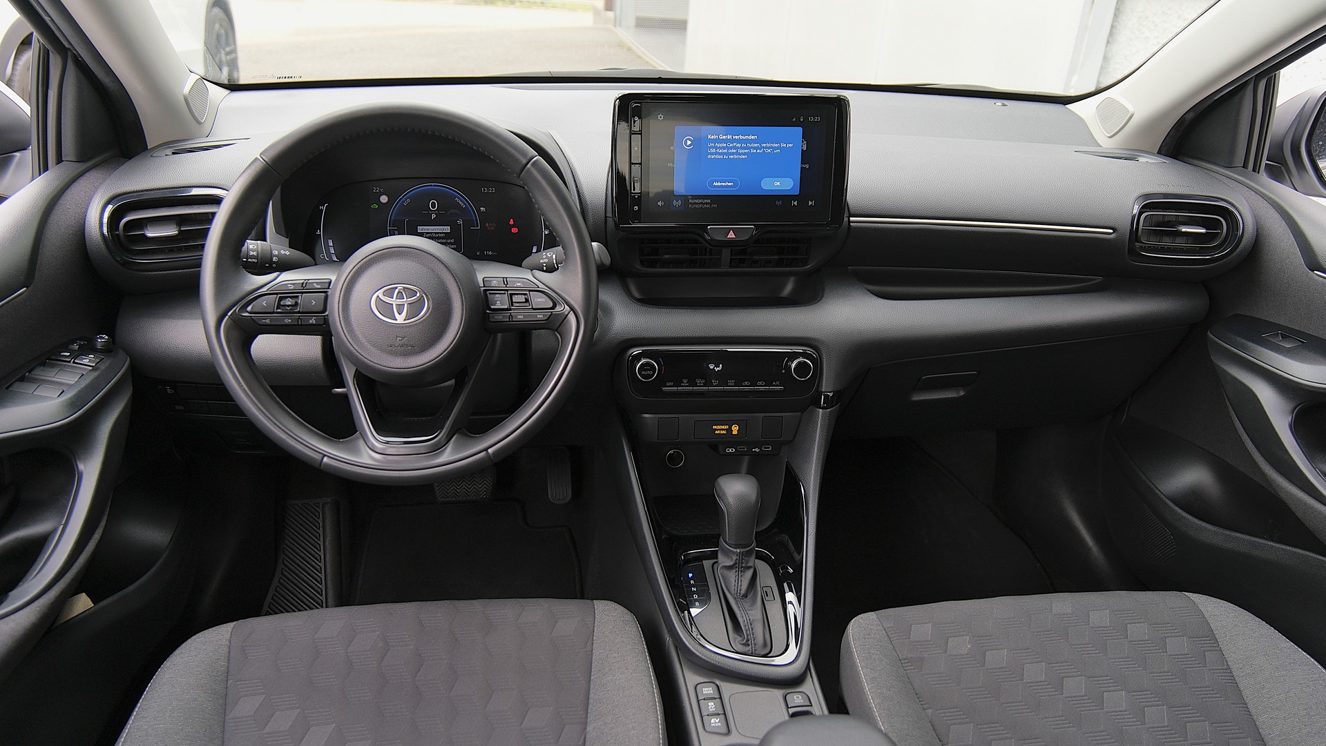 TOYOTA Yaris 1.5 Trend e-CVT-image-5
