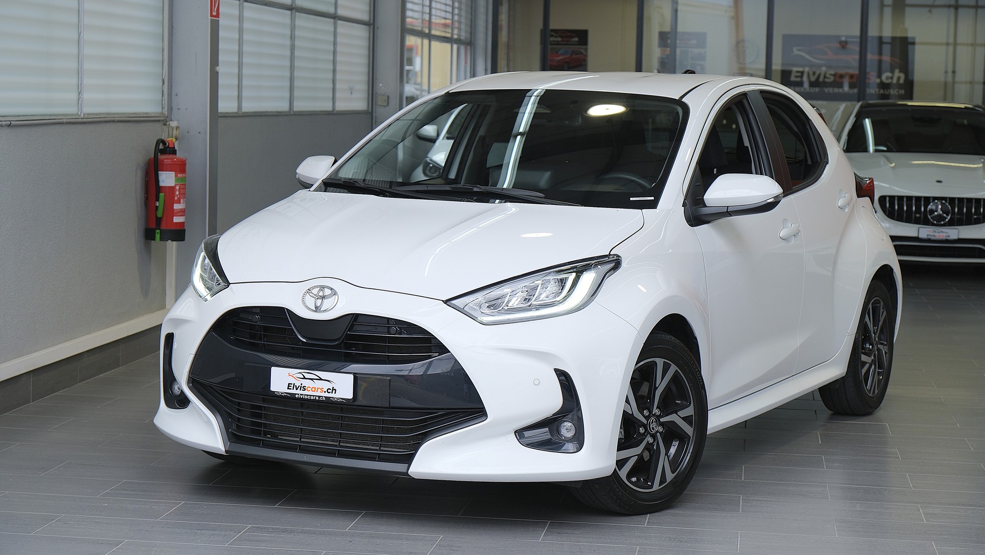 TOYOTA Yaris 1.5 Trend e-CVT-image-0