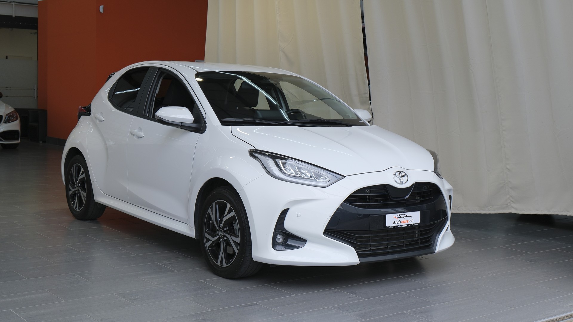 TOYOTA Yaris 1.5 Trend e-CVT-image-1
