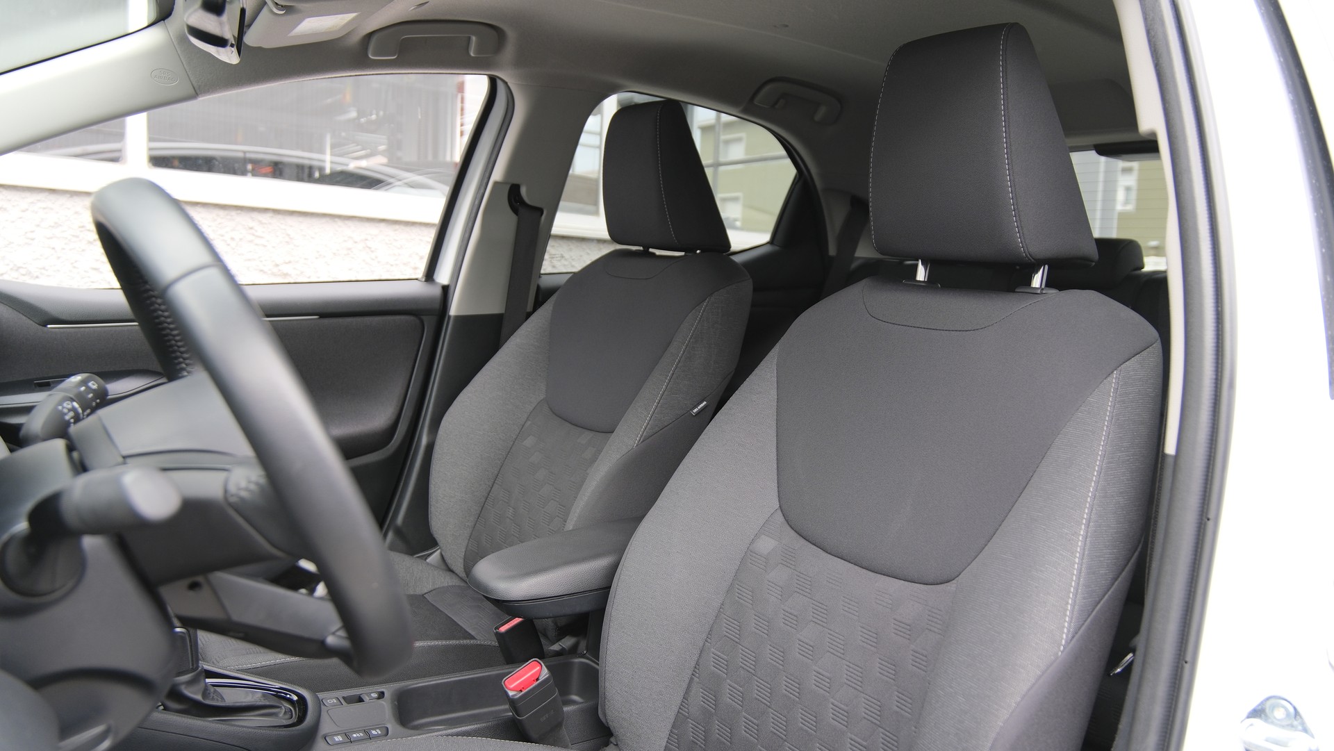 TOYOTA Yaris 1.5 Trend e-CVT-image-4