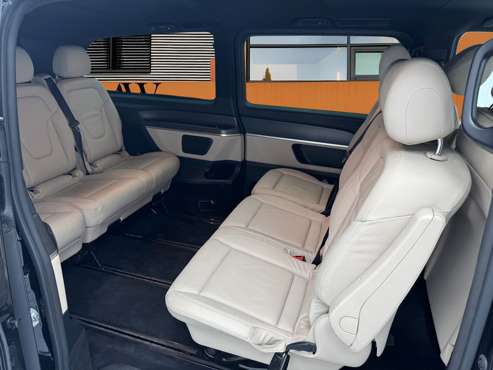 MERCEDES-BENZ V 300 d lang AMG-Line 4Matic 9G-Tronic / Leder-Pano-LED-Kamera-El.Türen-image-7