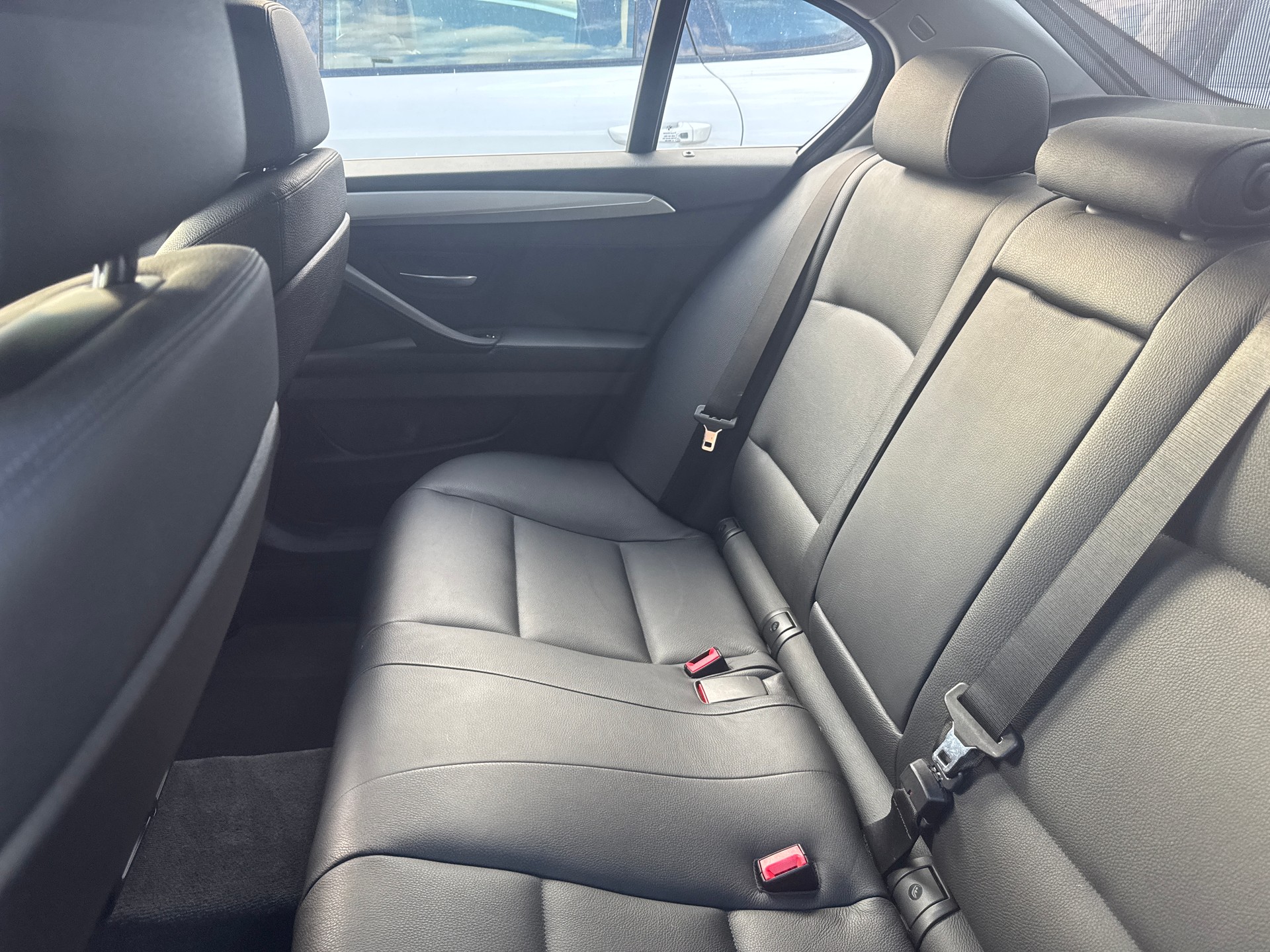 BMW 550i Steptronic-image-6