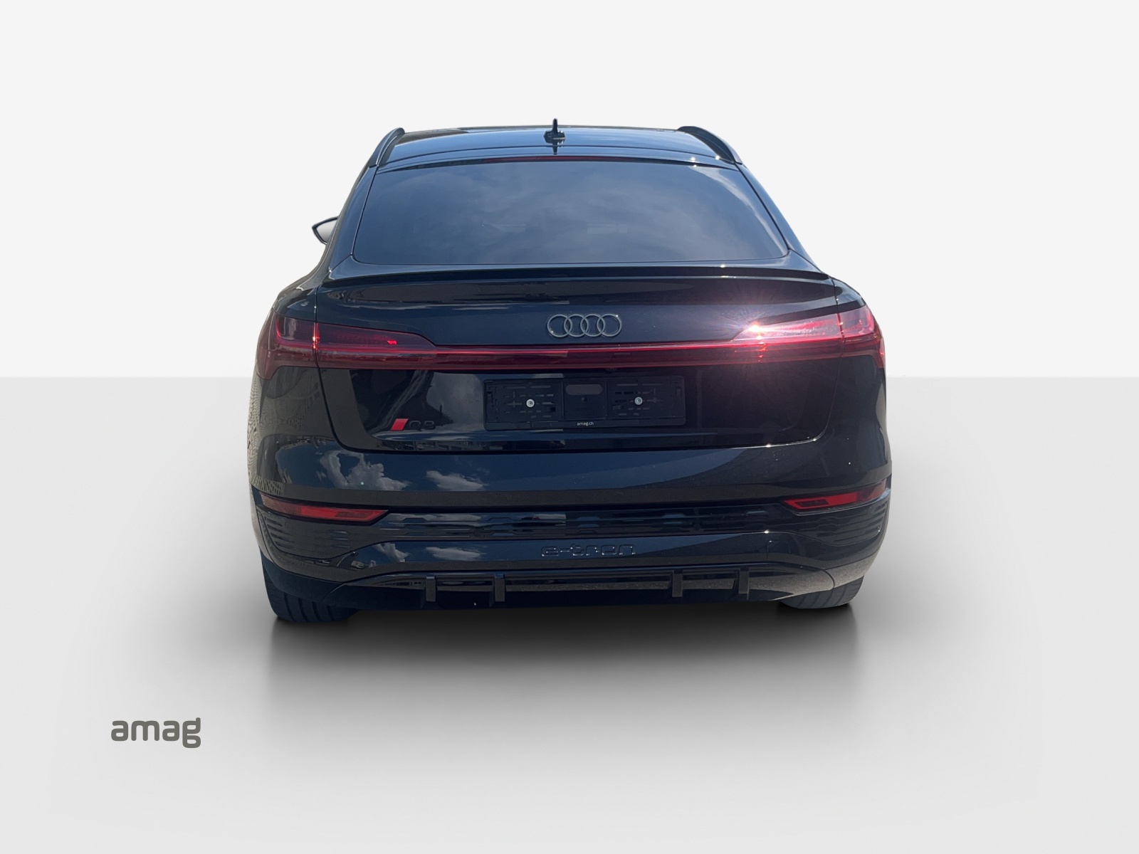 AUDI Q8 Sportback 50 e-tron Black Edition quattro-image-5