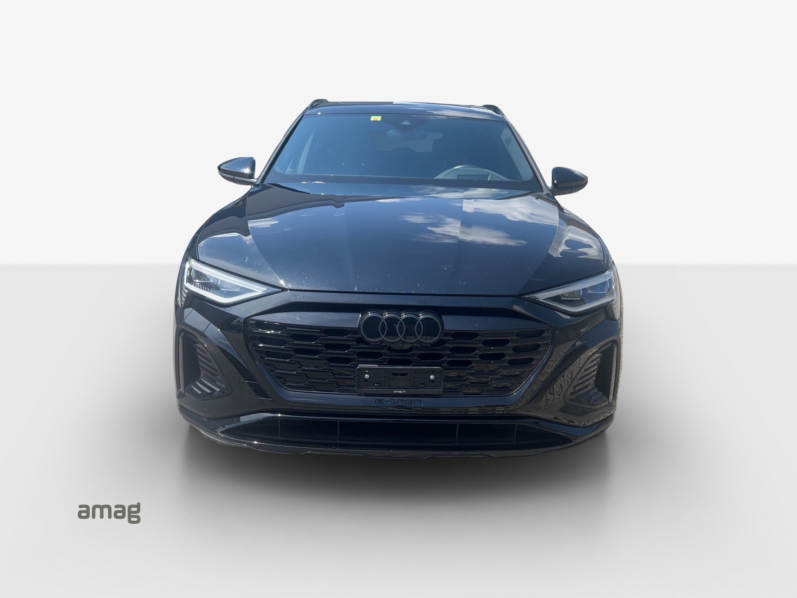 AUDI Q8 Sportback 50 e-tron Black Edition quattro-image-4