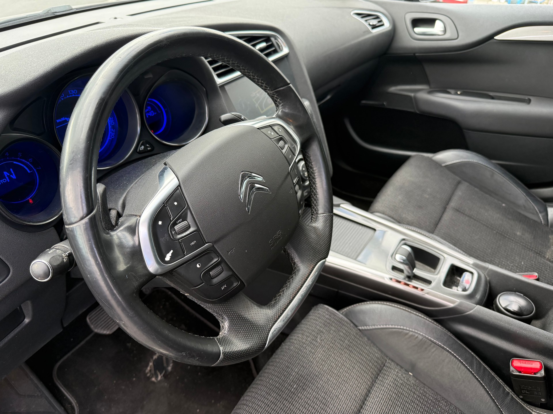 CITROEN C4 Berline 1.6 e-HDi Exclusive EGS6-image-7