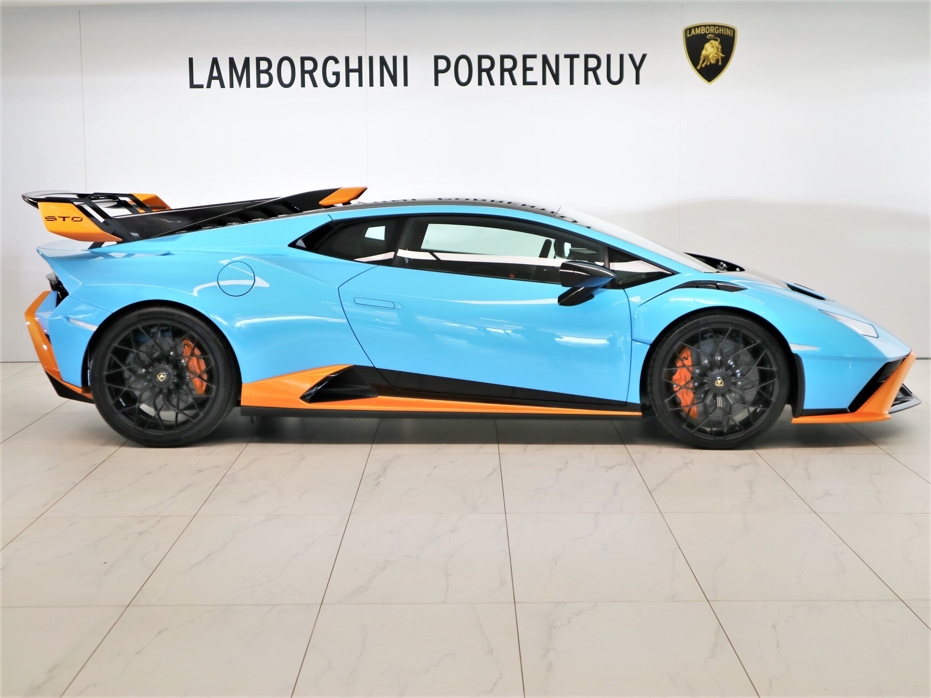 LAMBORGHINI Huracan STO Coupé DCT RWD-image-1