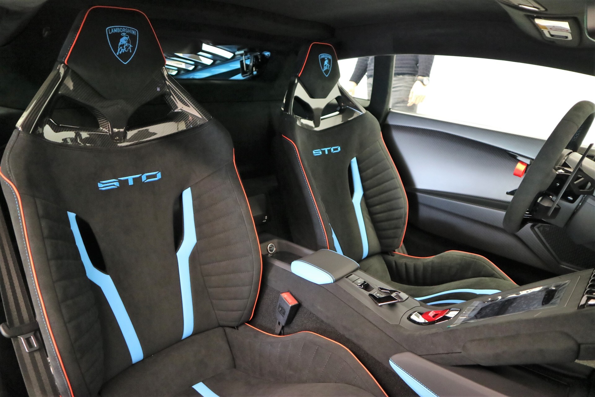 LAMBORGHINI Huracan STO Coupé DCT RWD-image-6
