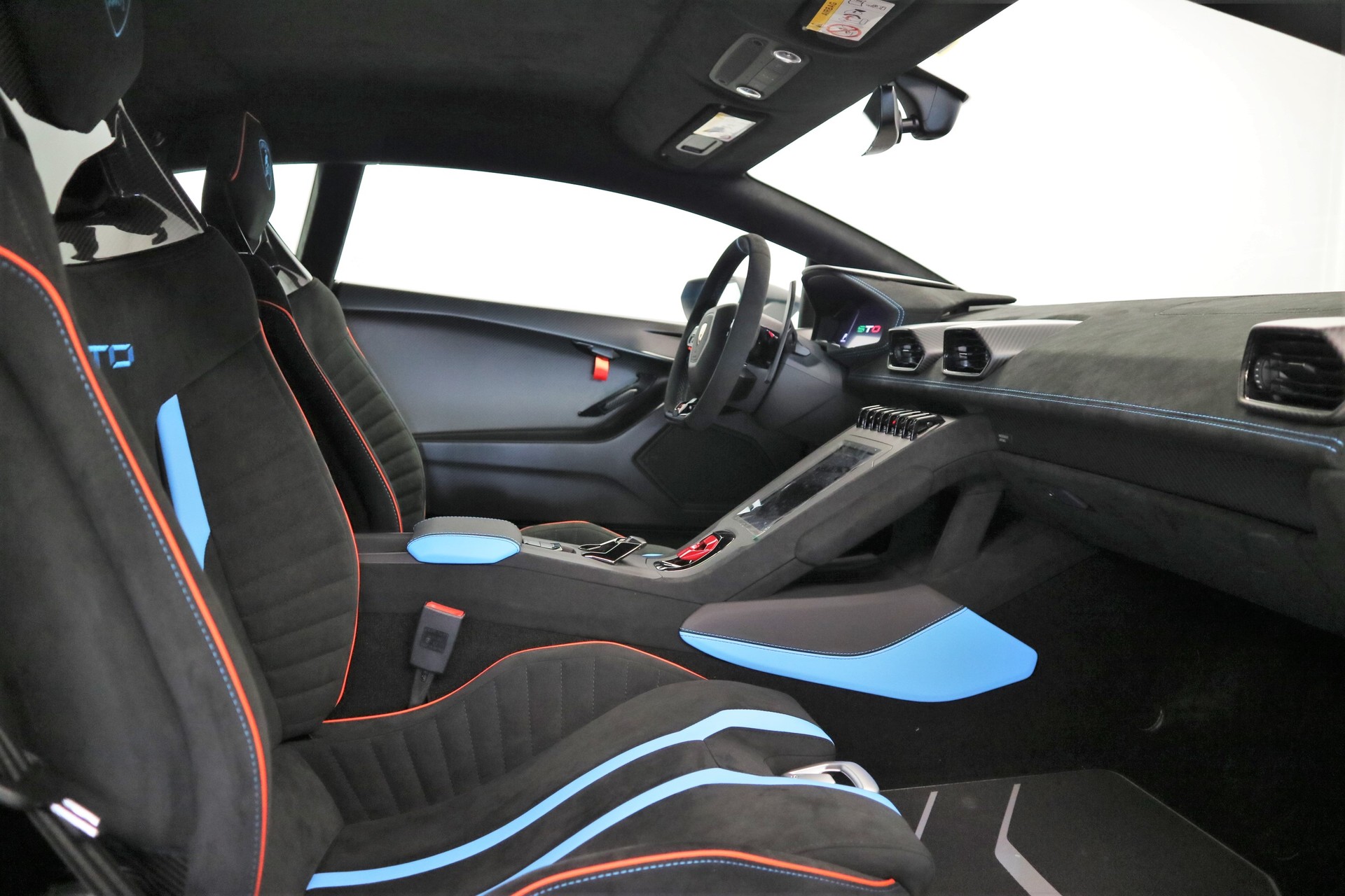 LAMBORGHINI Huracan STO Coupé DCT RWD-image-5