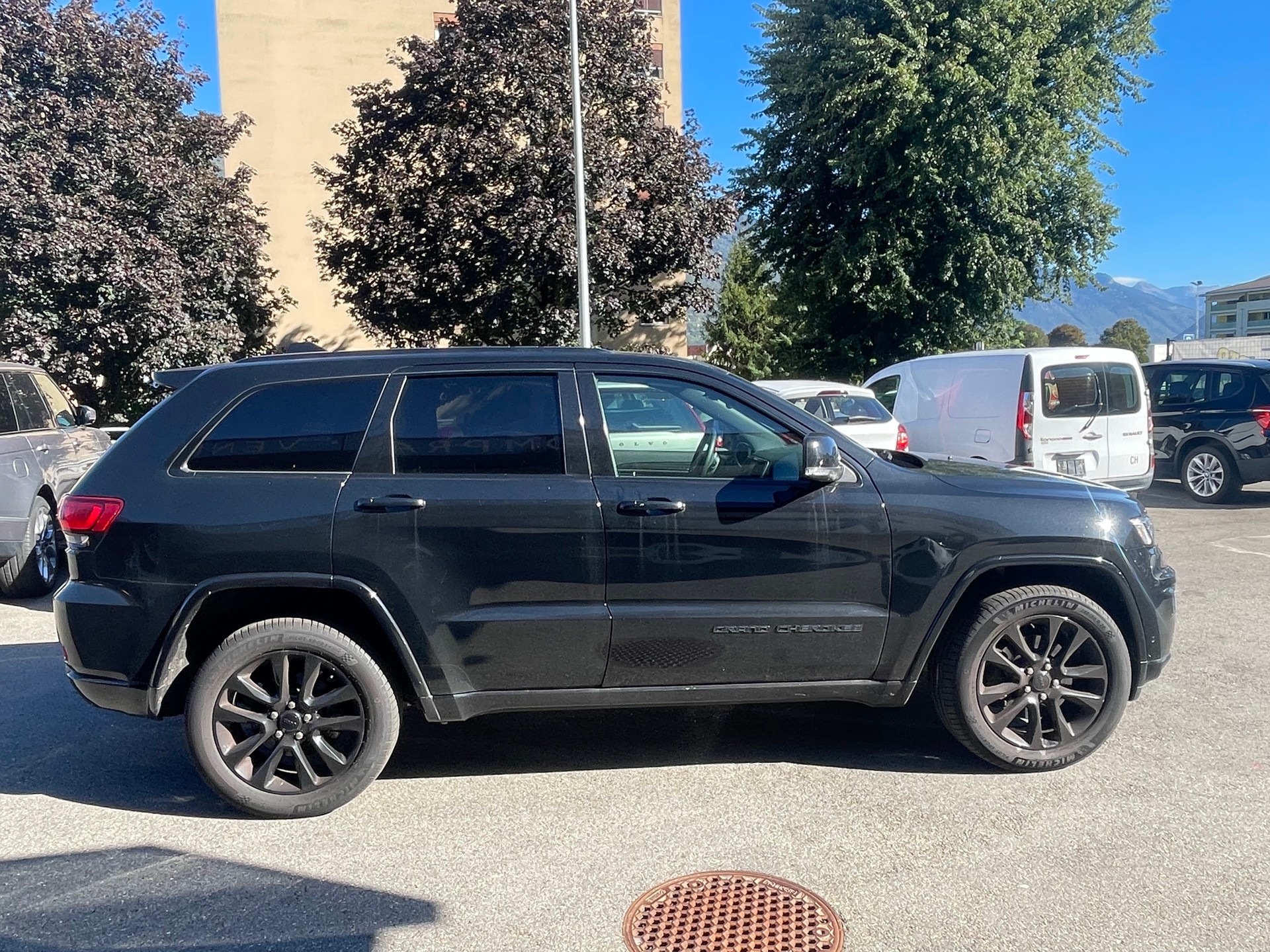 JEEP Grand Cherokee 3.0 CRD Night Eagle Automatic-image-10