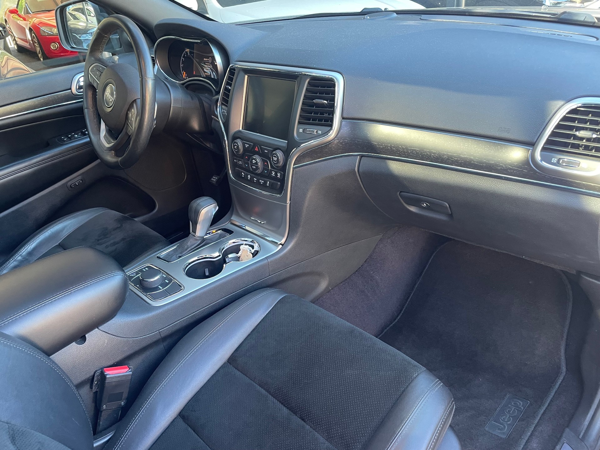 JEEP Grand Cherokee 3.0 CRD Night Eagle Automatic-image-12