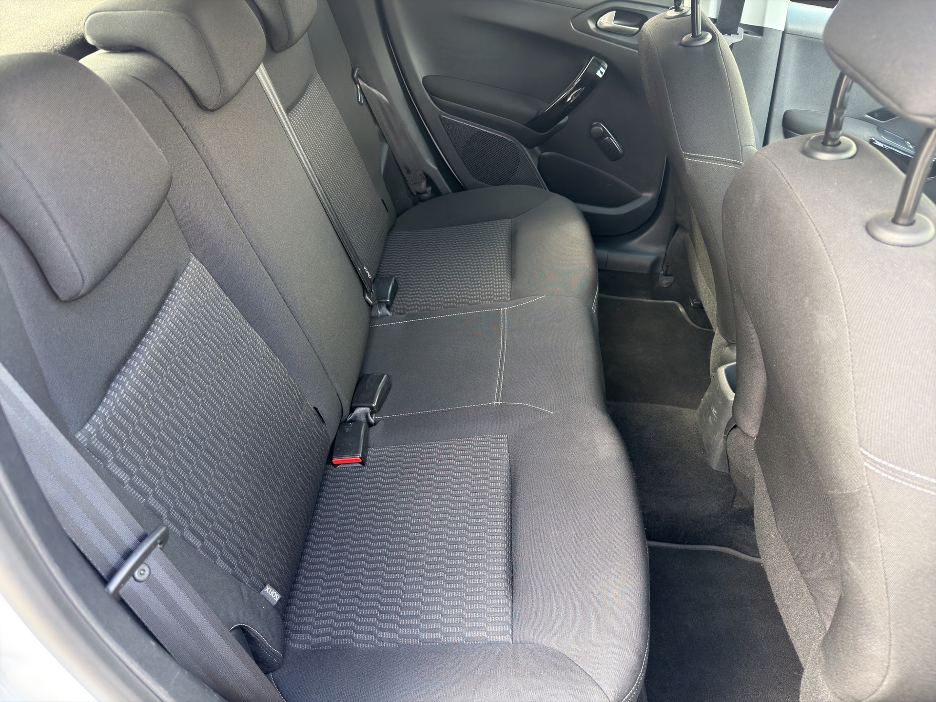 PEUGEOT 208 1.2 PureTech Active-image-13