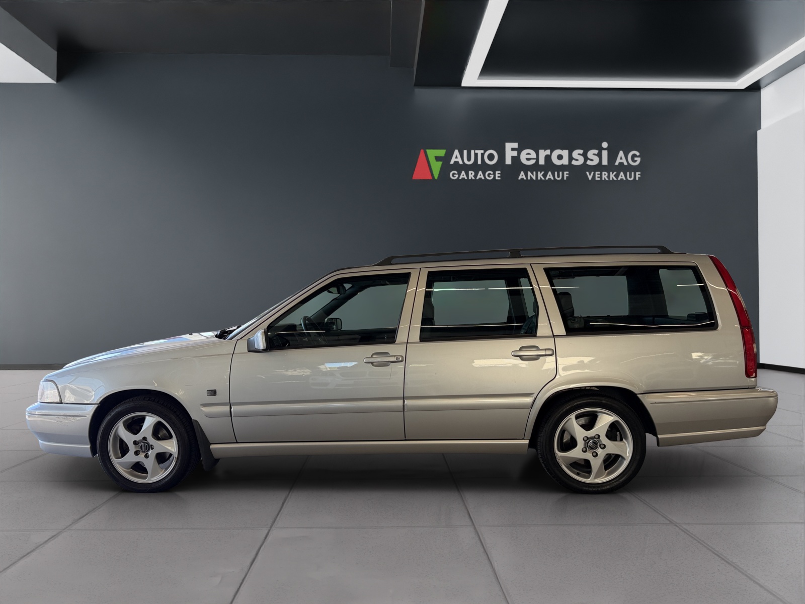 VOLVO V70 2.5 LPT-image-1