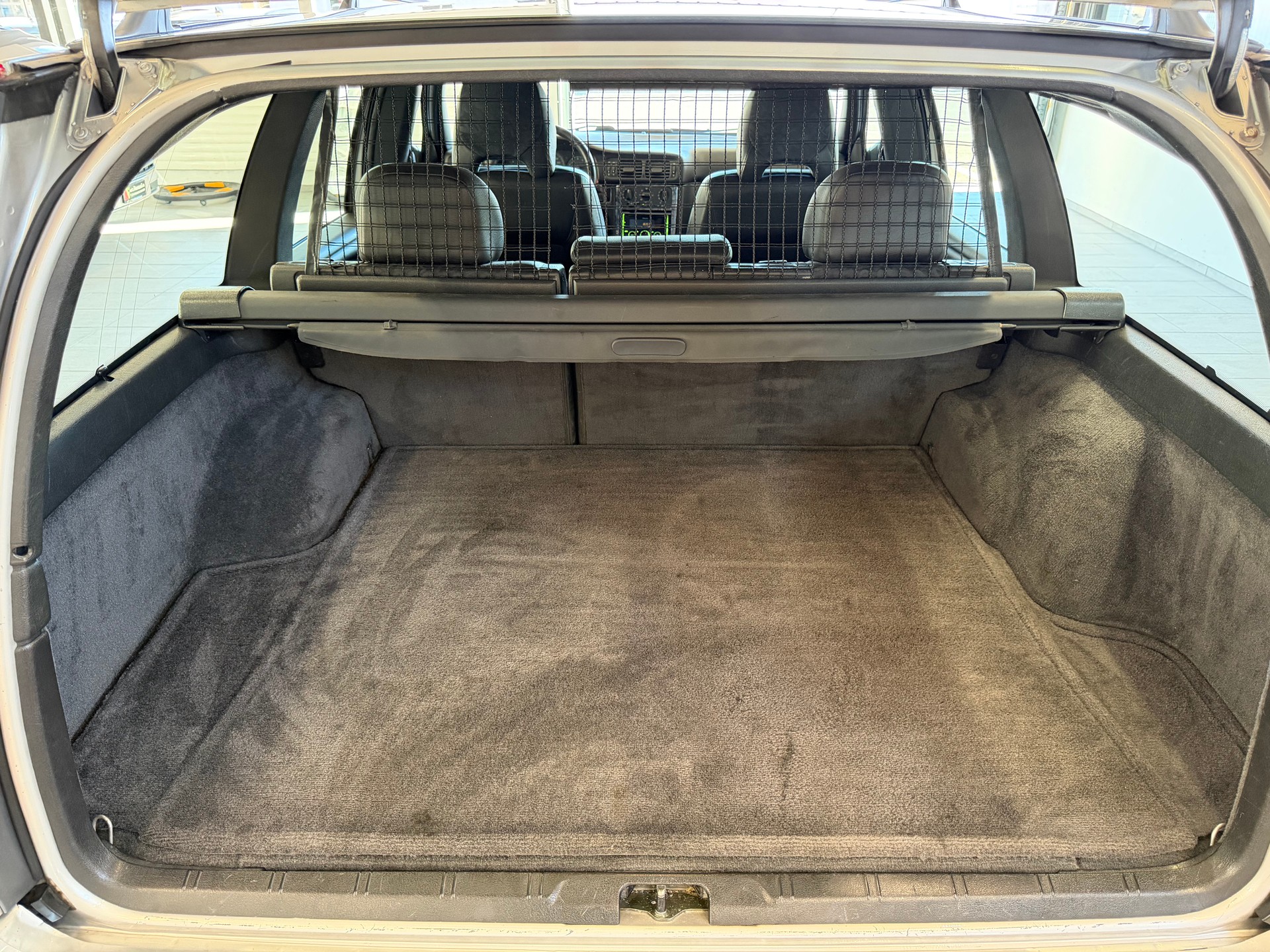 VOLVO V70 2.5 LPT-image-18
