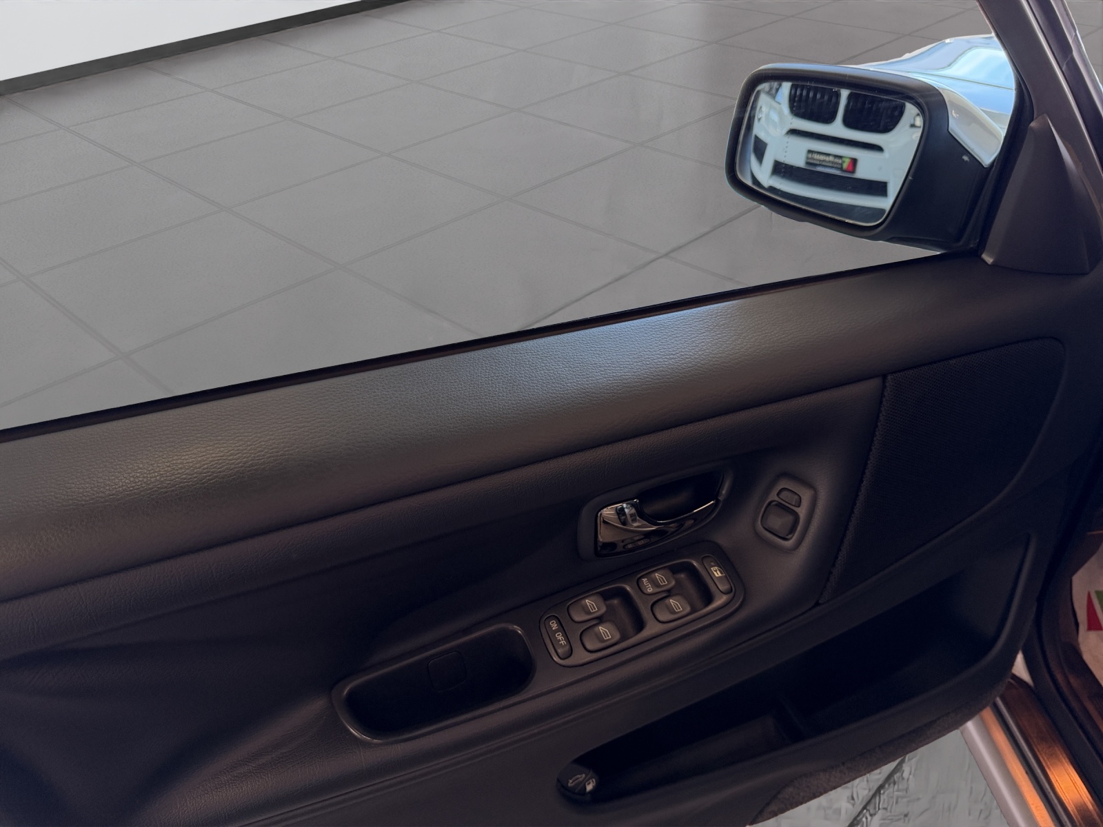 VOLVO V70 2.5 LPT-image-19