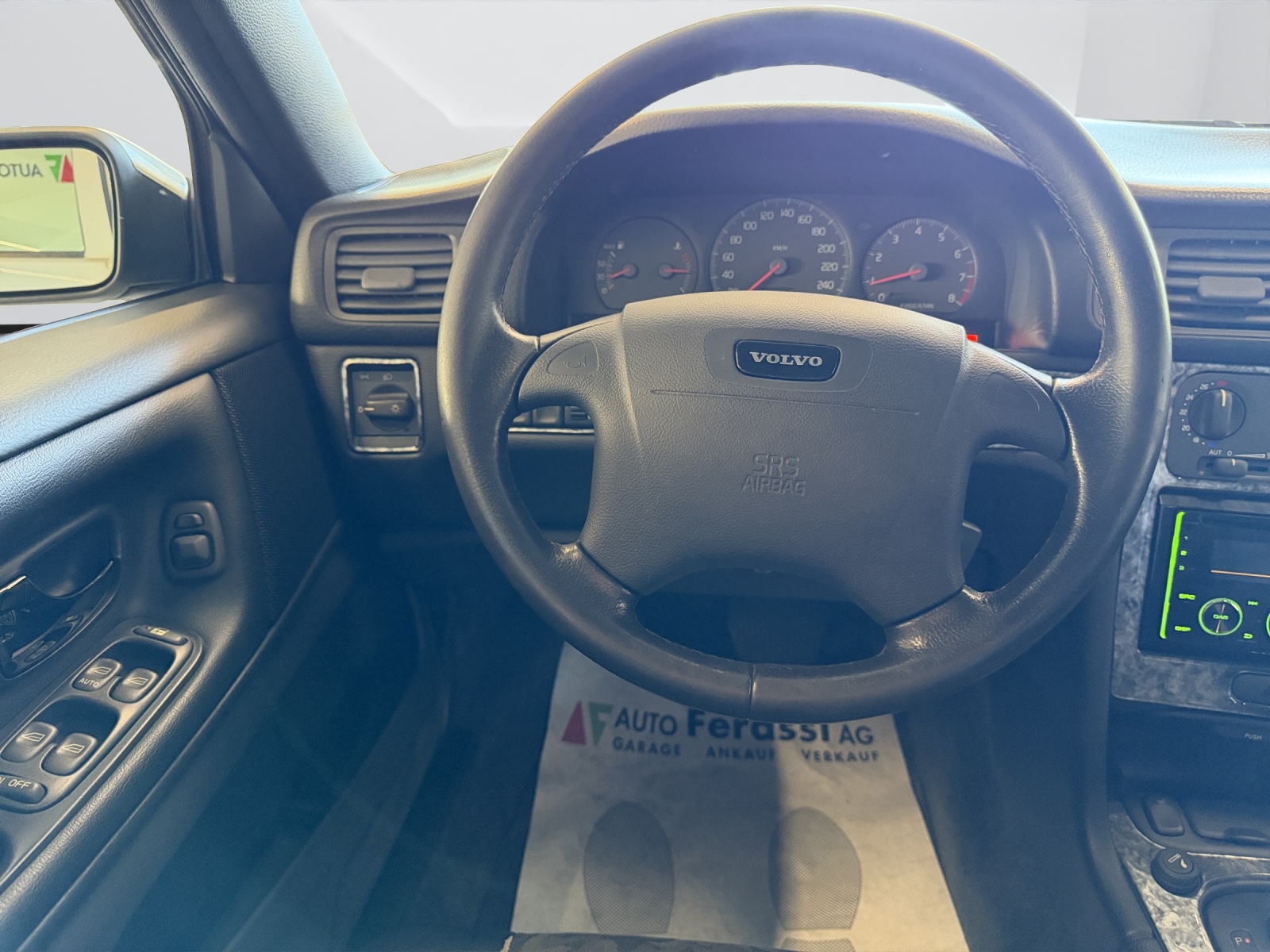 VOLVO V70 2.5 LPT-image-14