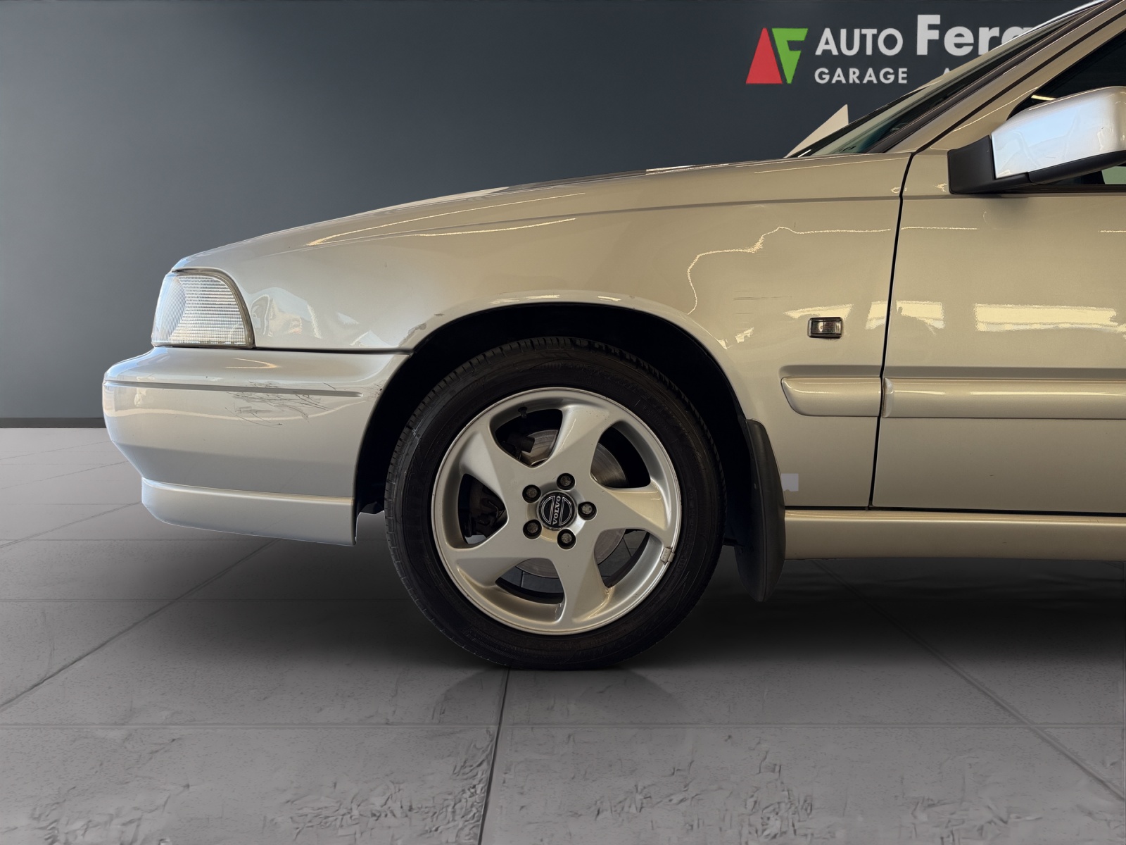 VOLVO V70 2.5 LPT-image-10