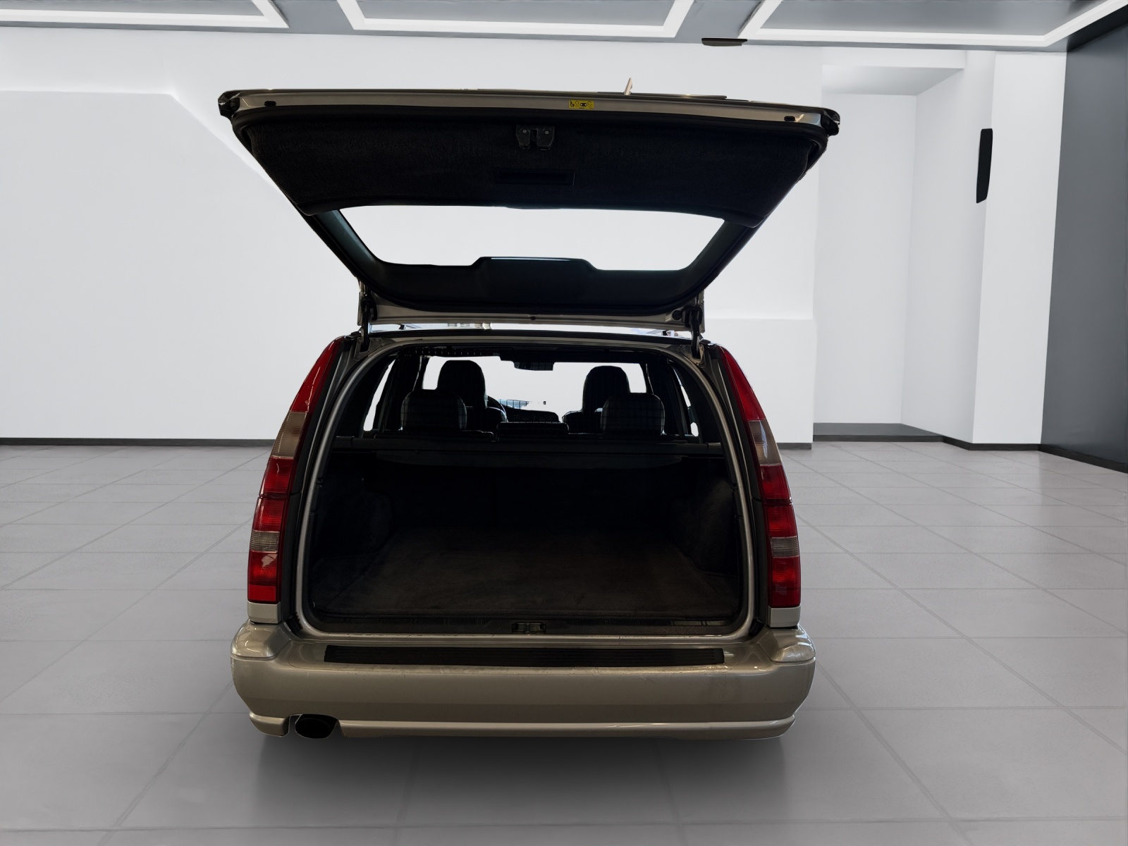 VOLVO V70 2.5 LPT-image-25