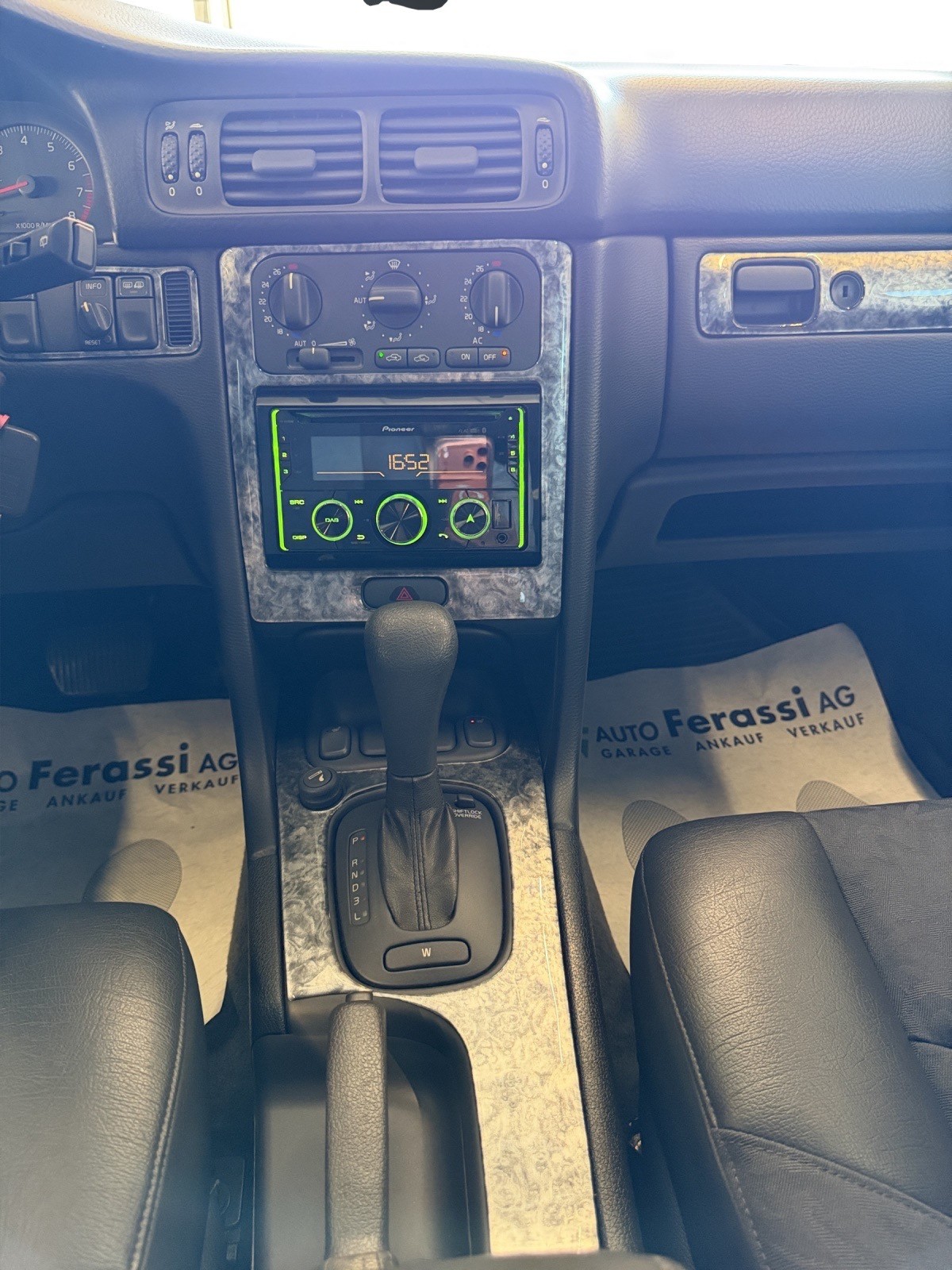 VOLVO V70 2.5 LPT-image-17