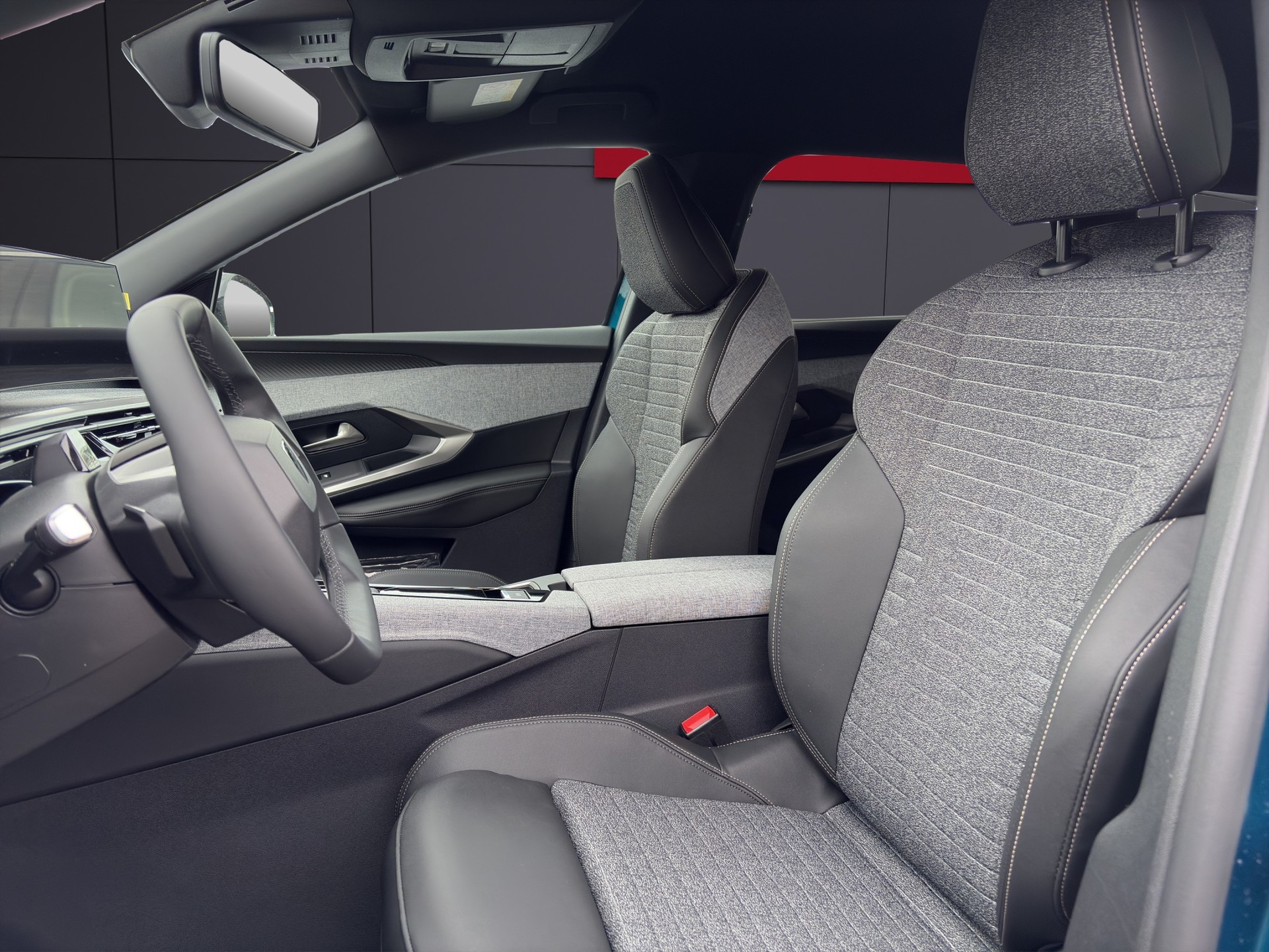 PEUGEOT 5008 MHEV Allure Premium e-DSC6-image-4