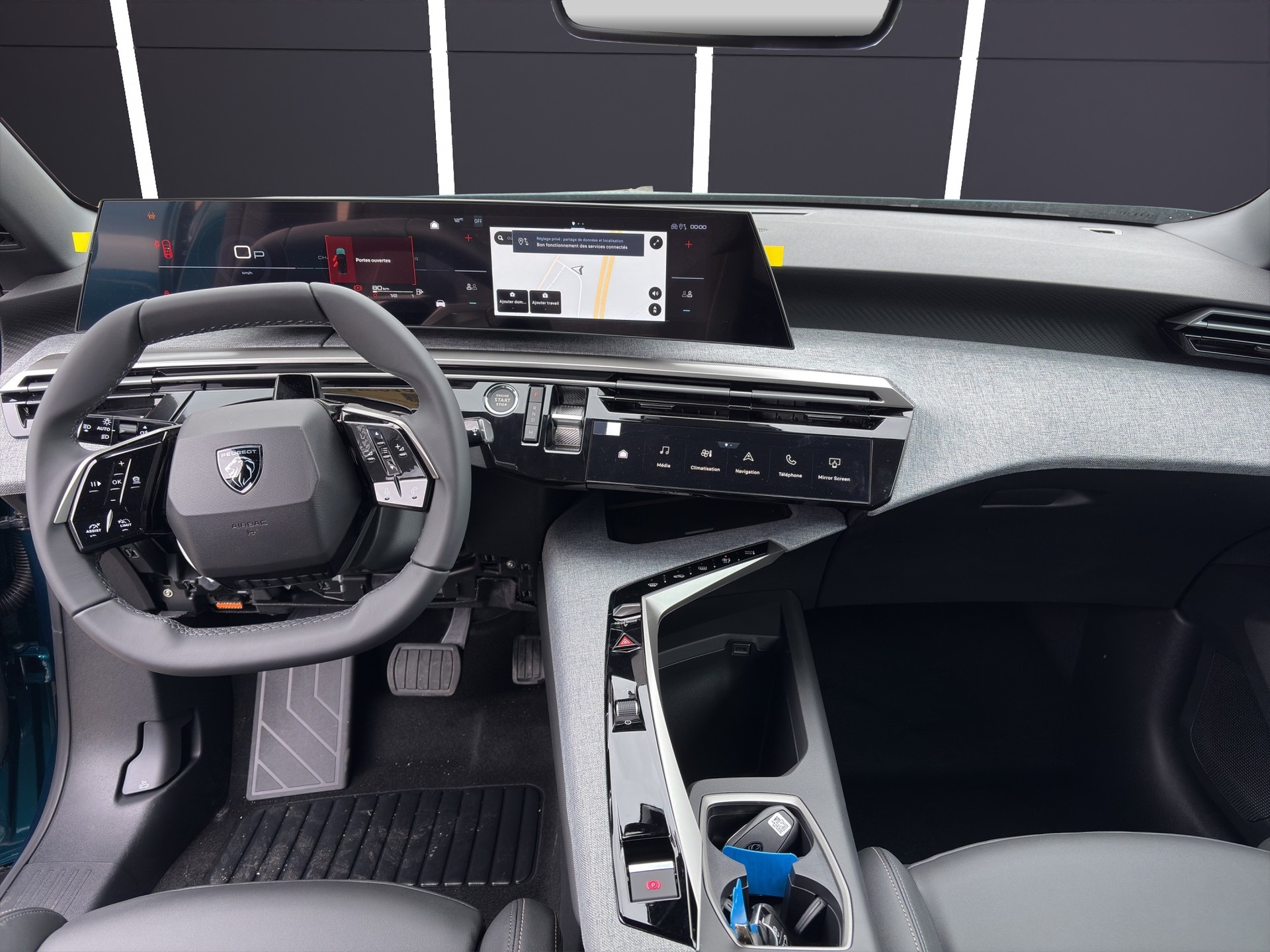 PEUGEOT 5008 MHEV Allure Premium e-DSC6-image-6