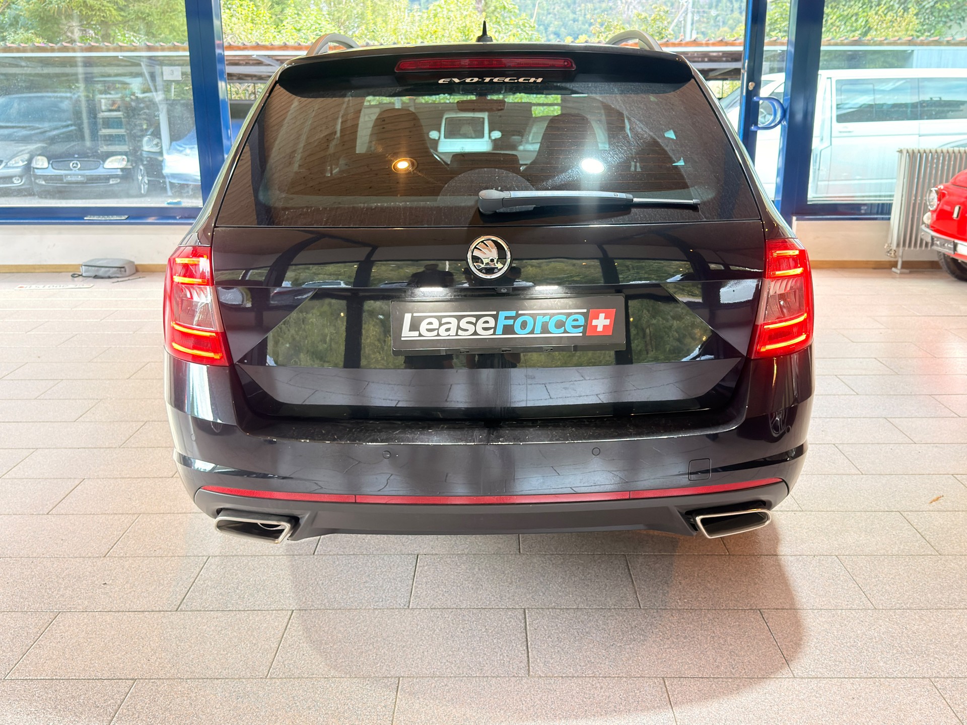 SKODA Octavia Combi 2.0 TDI RS 4x4 DSG-image-6