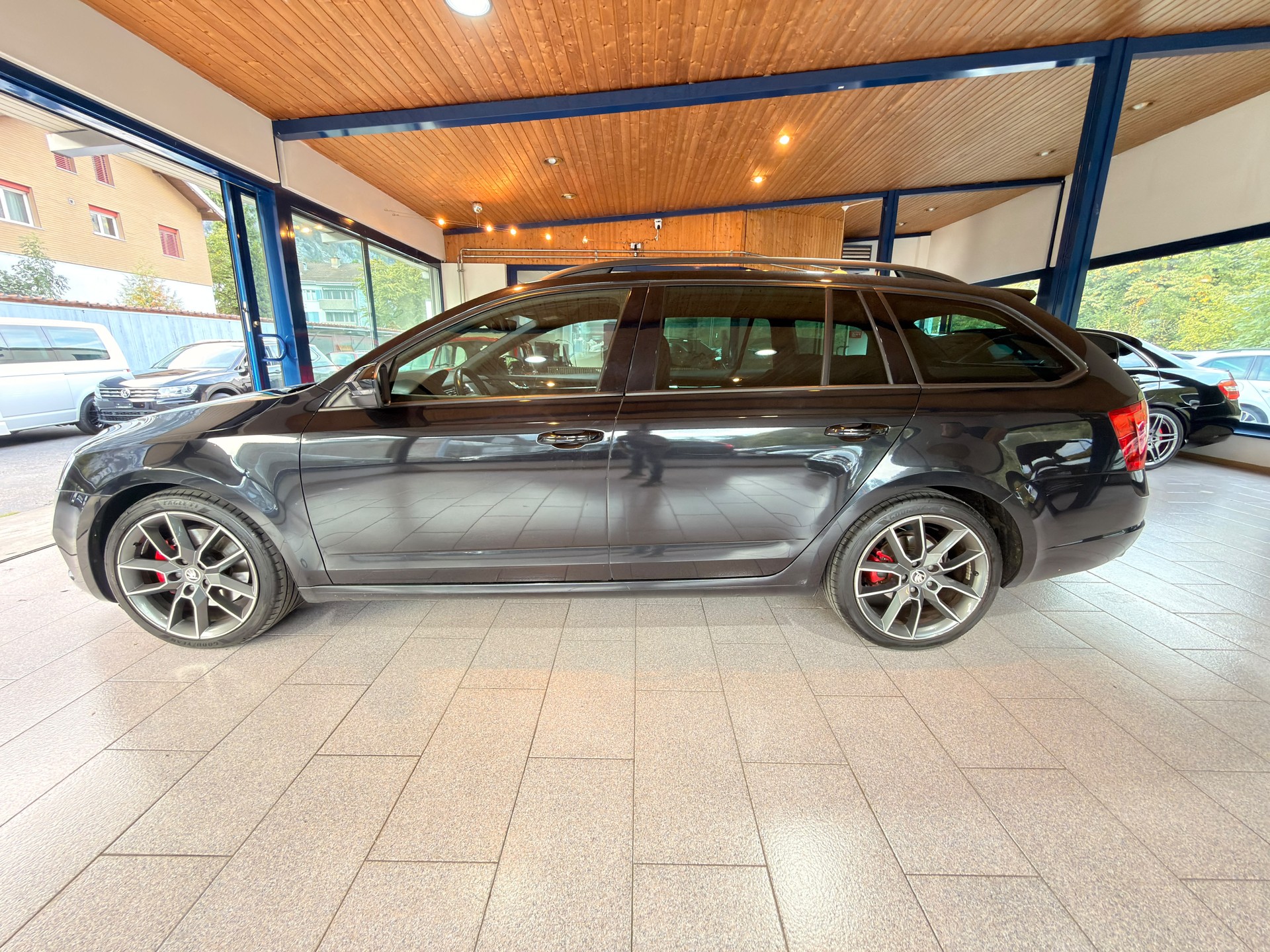 SKODA Octavia Combi 2.0 TDI RS 4x4 DSG-image-9