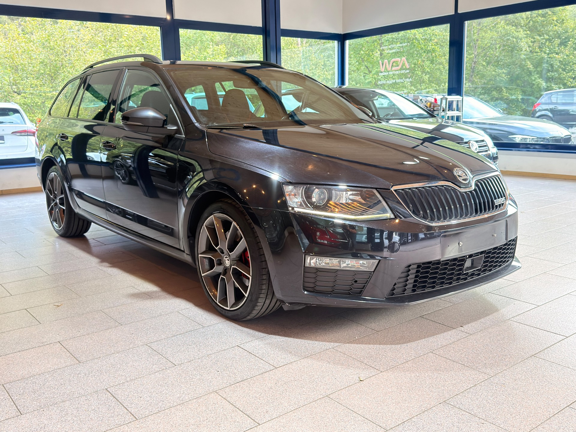 SKODA Octavia Combi 2.0 TDI RS 4x4 DSG-image-2