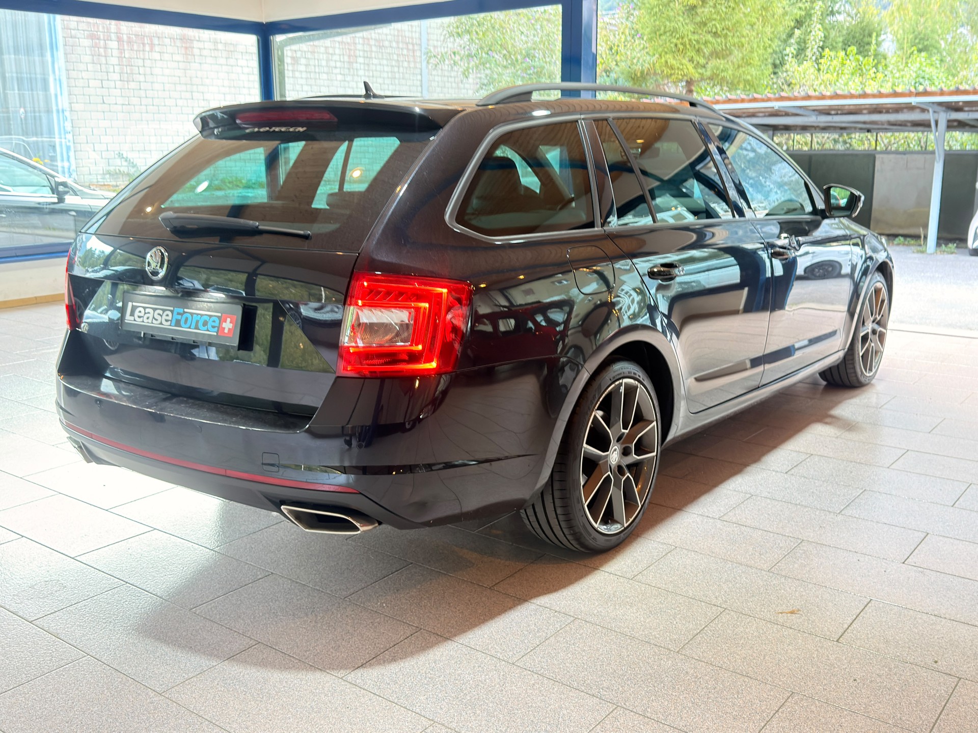 SKODA Octavia Combi 2.0 TDI RS 4x4 DSG-image-5