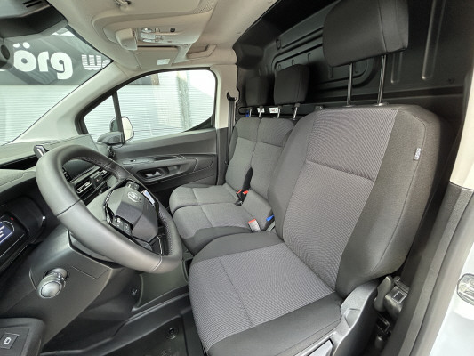 TOYOTA Proace C. Van EV Active M-image-7