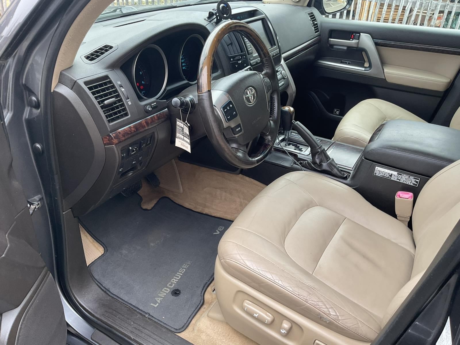 TOYOTA 4.5 D-4D V8 Linea Sol 7P.-image-2