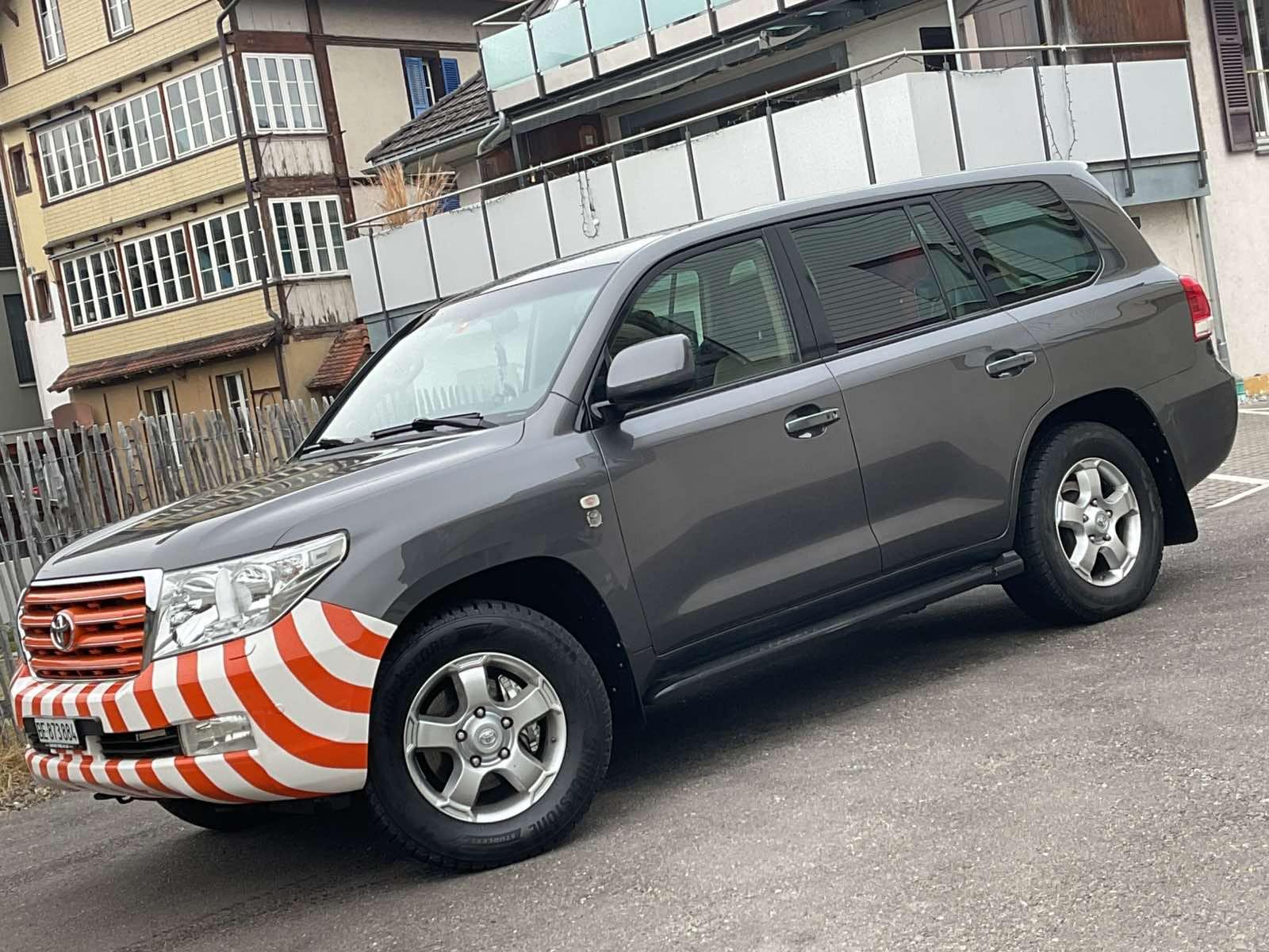 TOYOTA 4.5 D-4D V8 Linea Sol 7P.-image-0