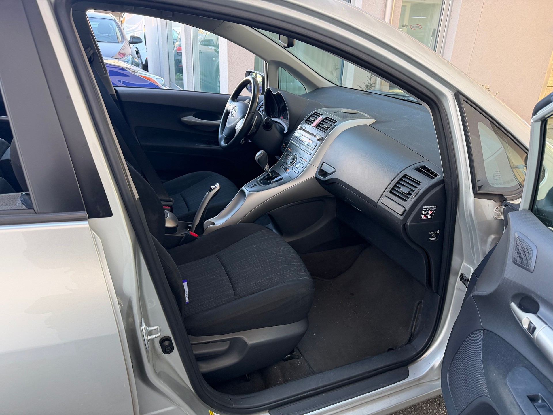 TOYOTA Auris 1.6 Linea Sol MultiMode-image-6