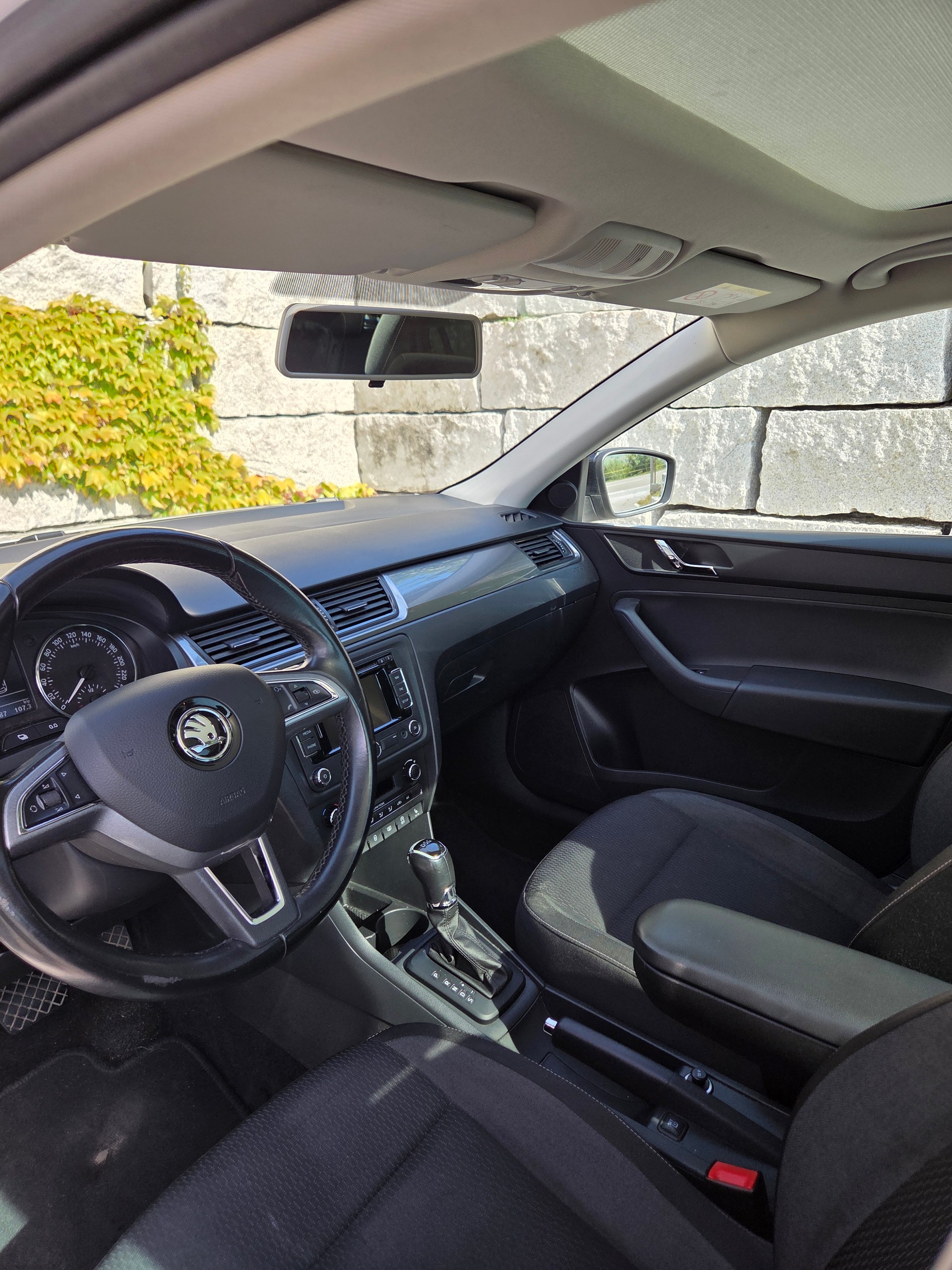 SKODA 1.4 TSI Ambition DSG-image-3
